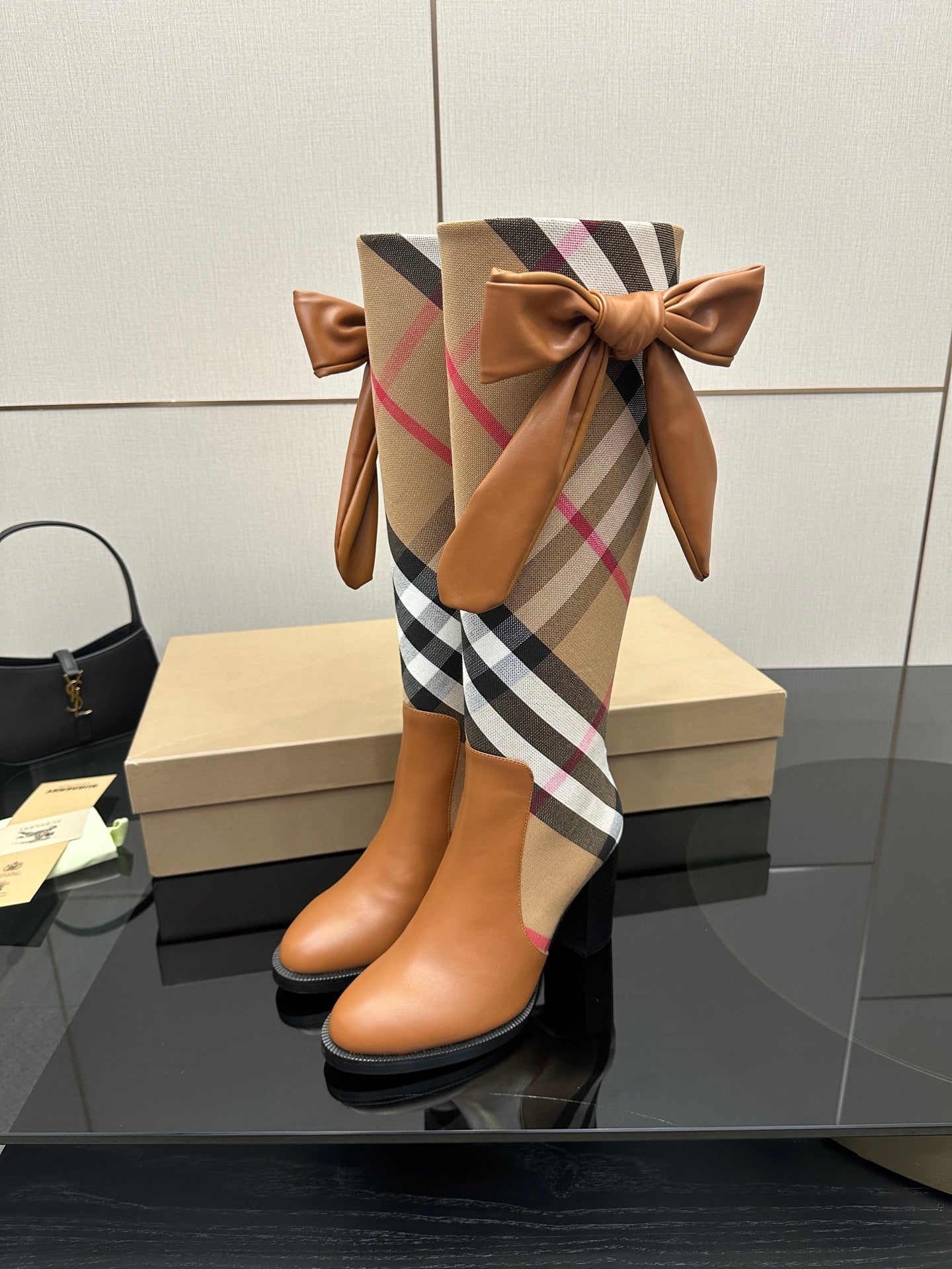 China Replica Burberry Women Shoes 175usd Only