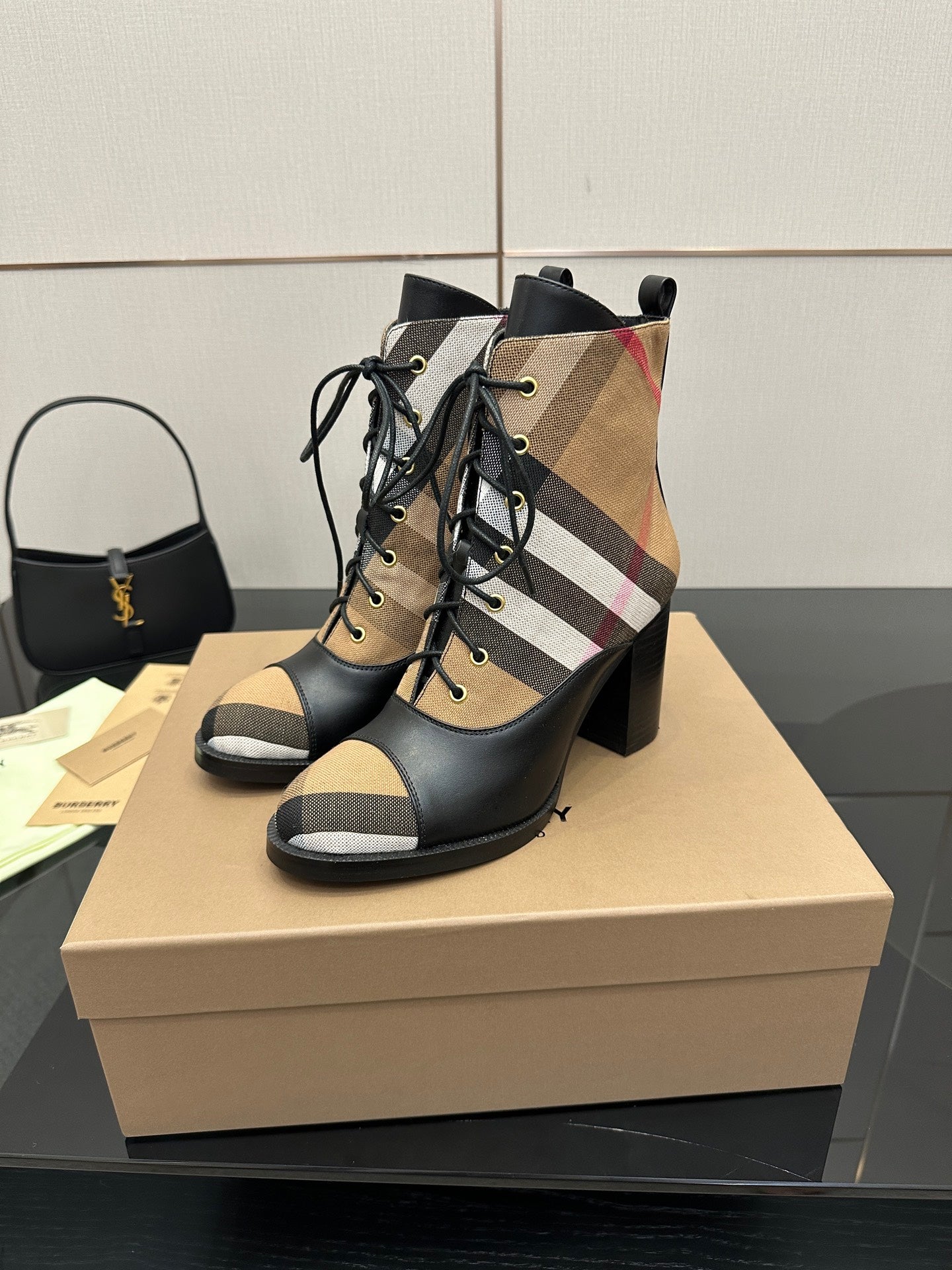 China Replica Burberry Women Shoes 133usd Only