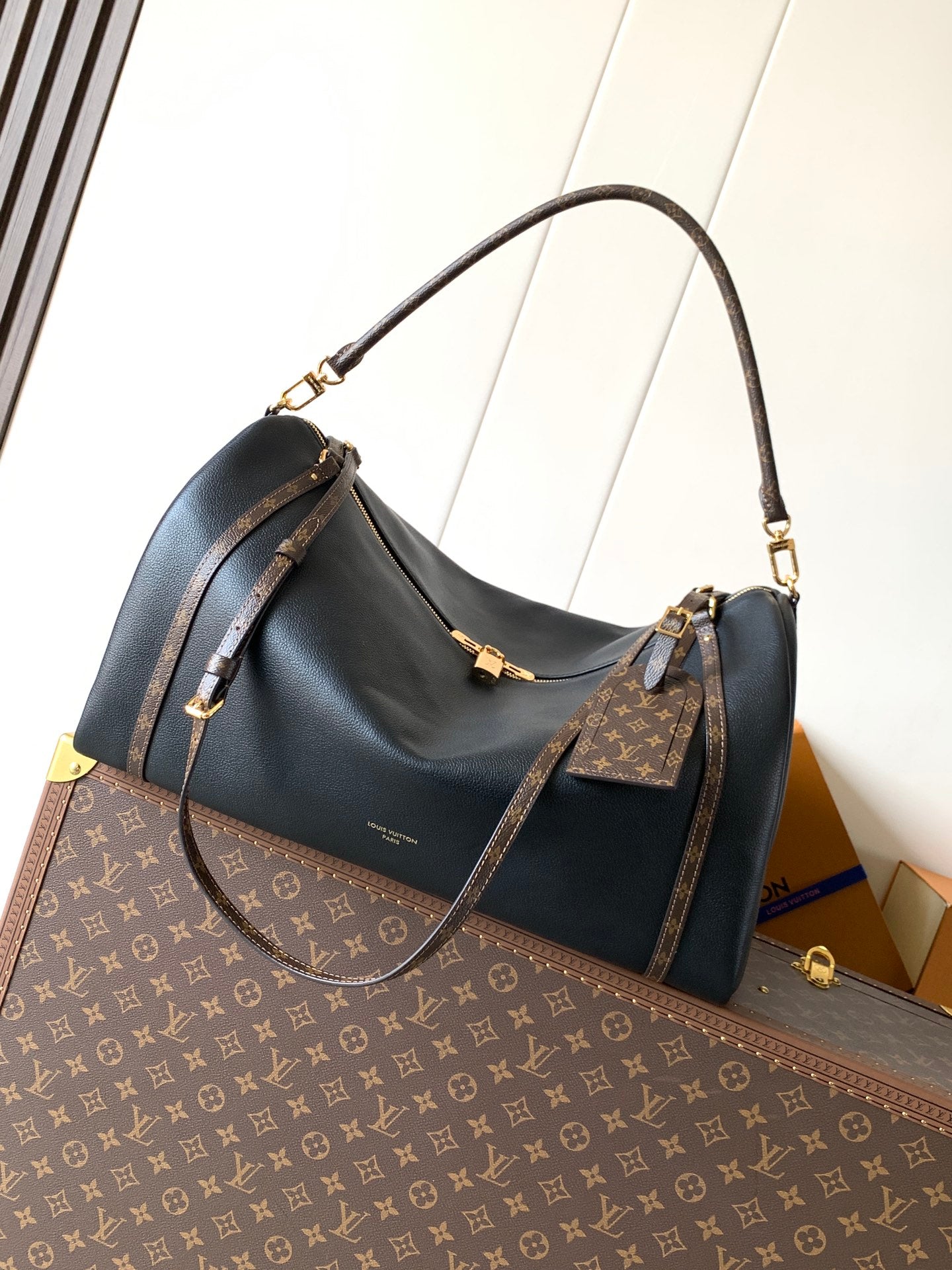China Replica LV Handbags 240usd Only