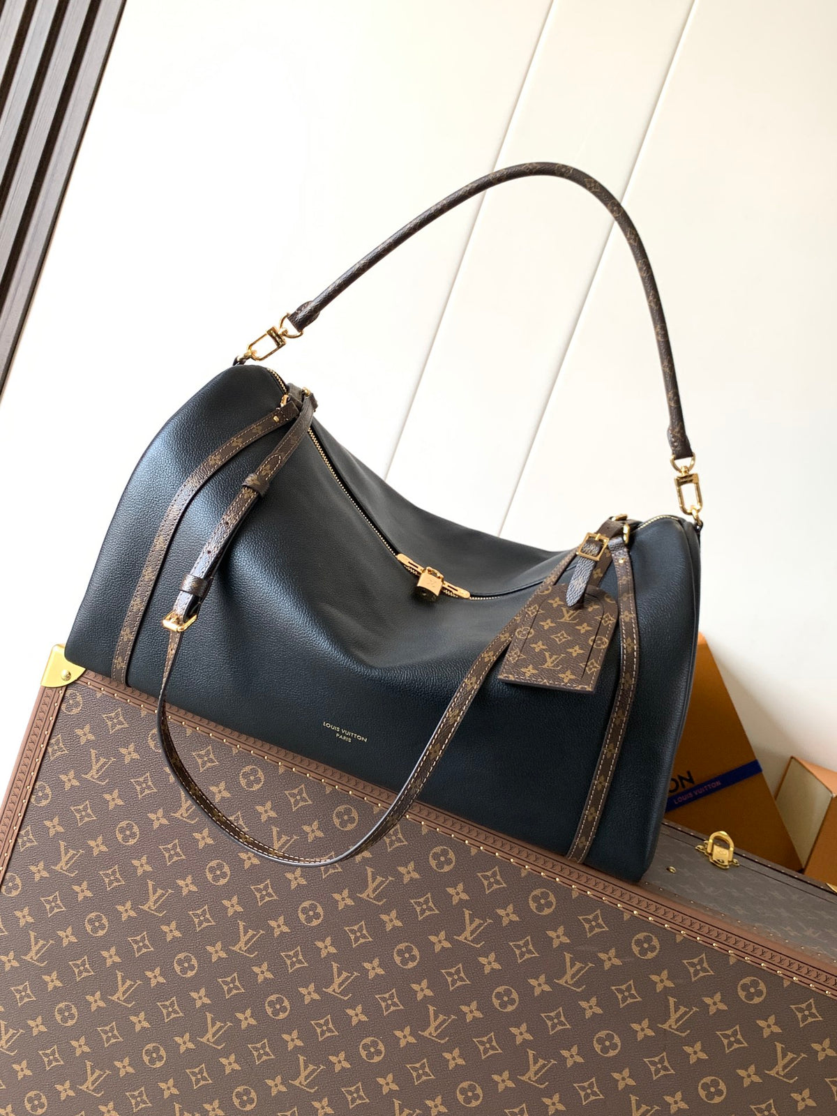 China Replica LV Handbags 240usd Only