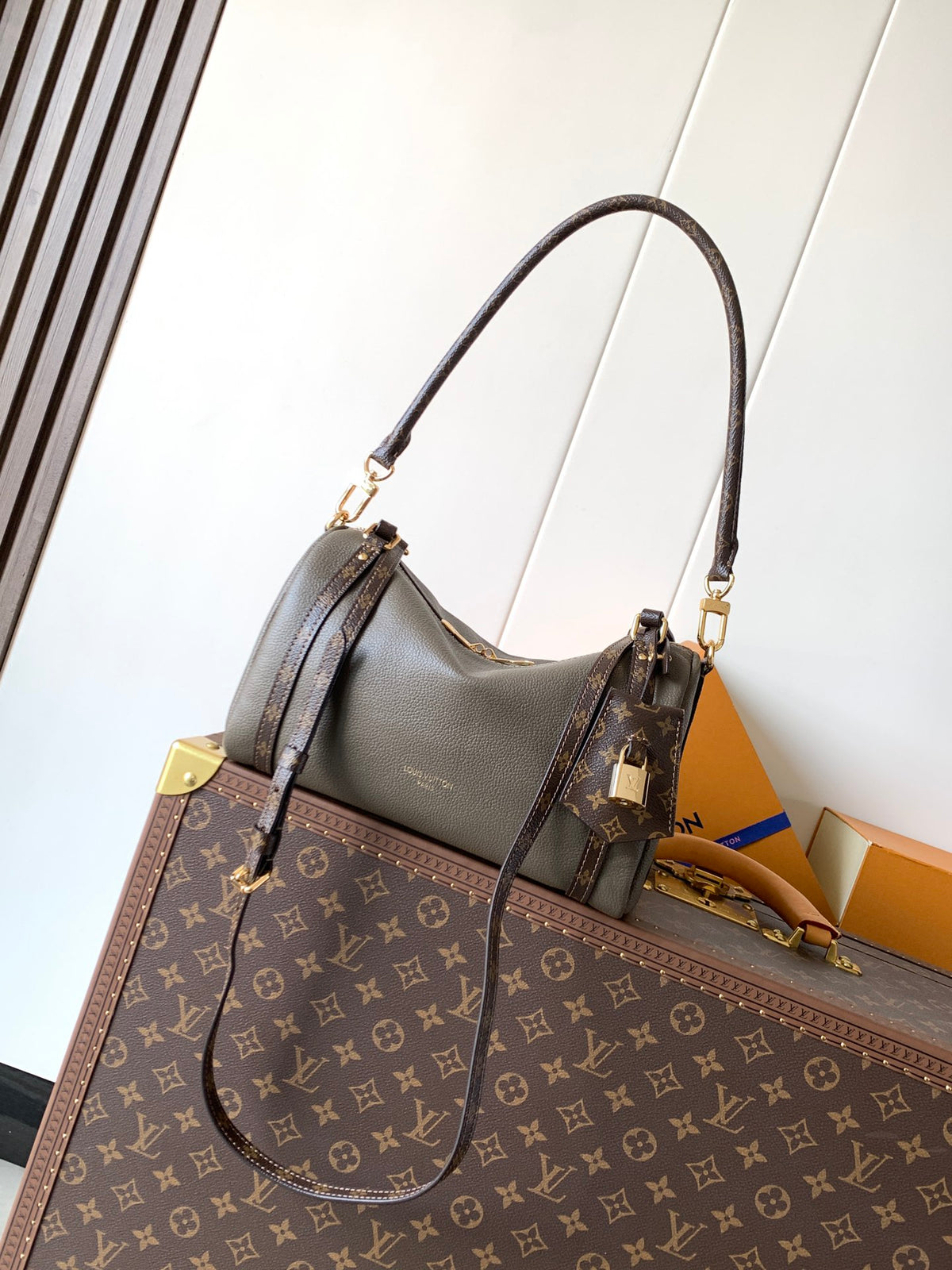 China Replica LV Handbags 174usd Only
