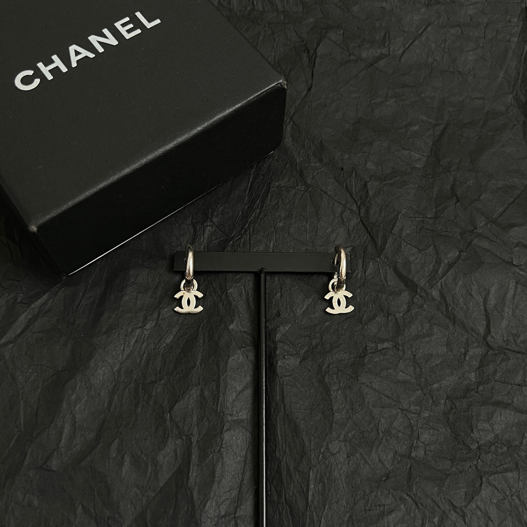 China Replica Chanel Earrings 38usd Only