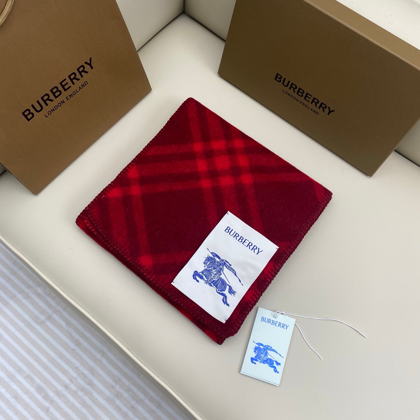 China Replica Burberry Scarf 58usd Only