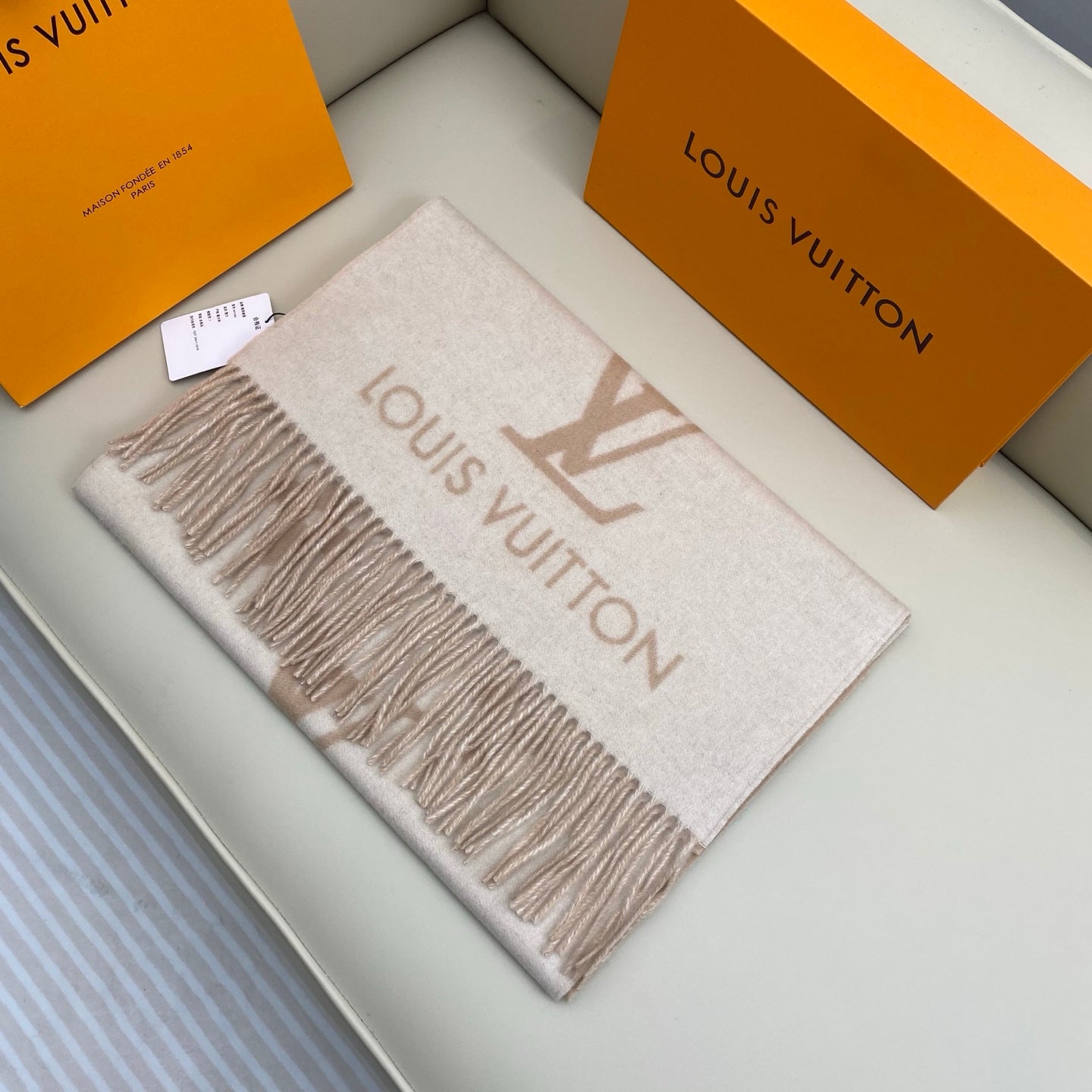 China Replica LV Scarf 54usd Only