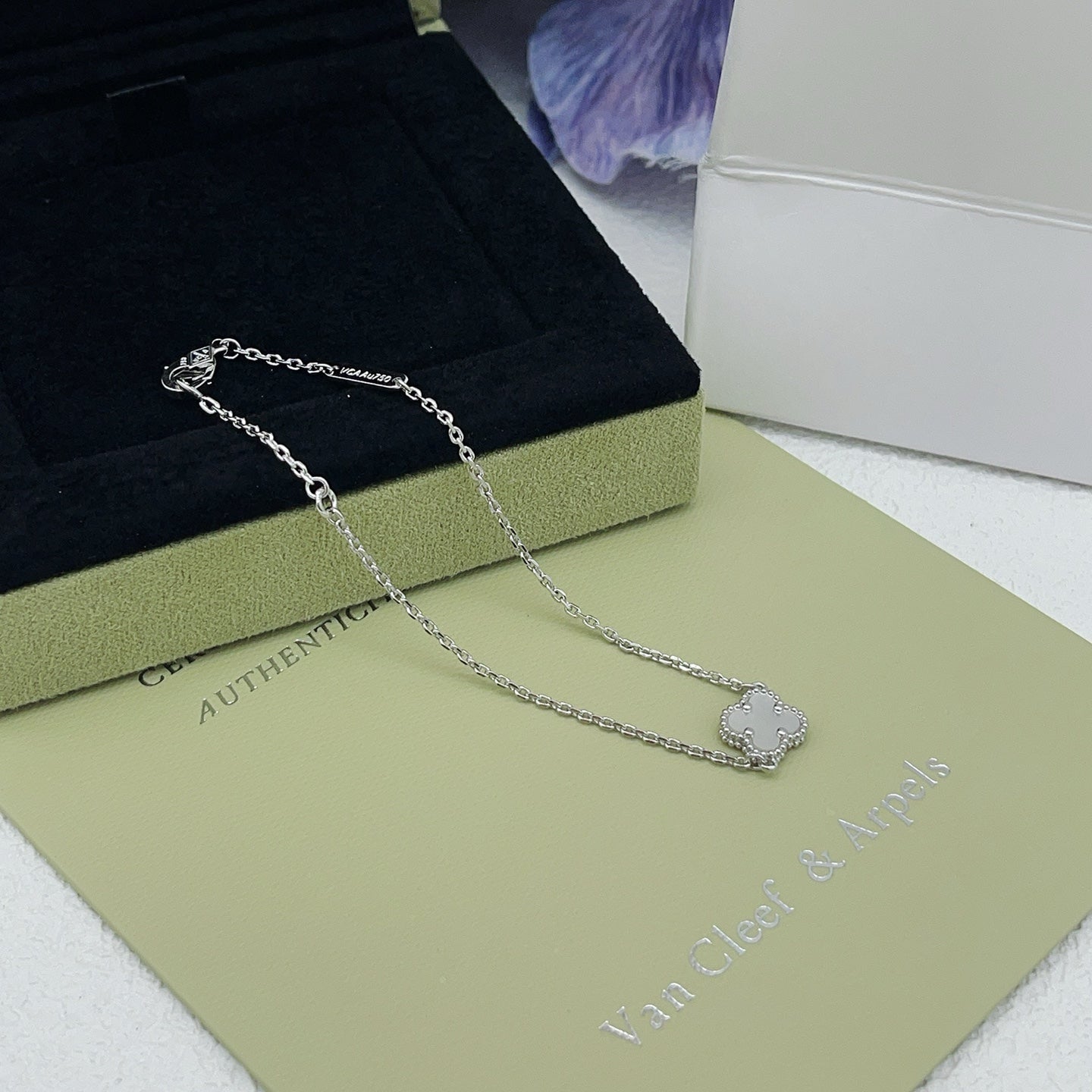 China Replica Van Cleef Arpels Bracelets 22usd Only