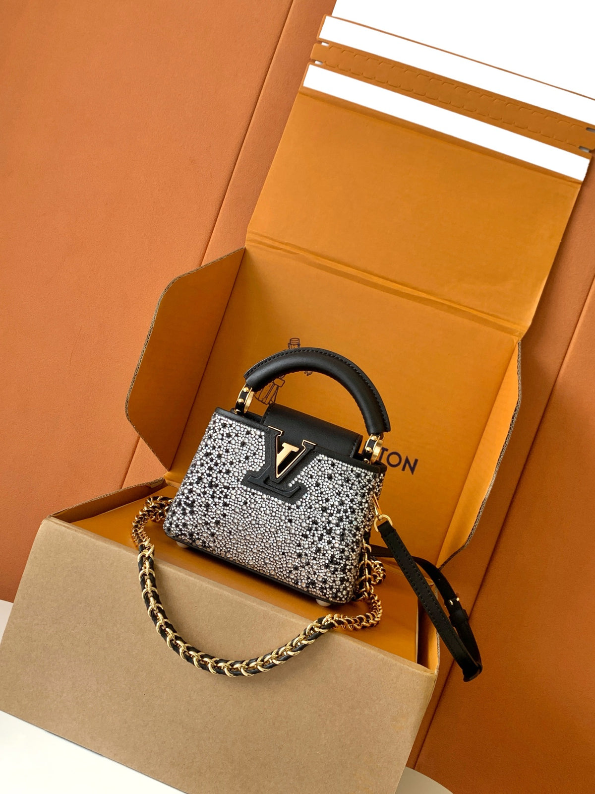 China Replica LV Handbags 444usd Only