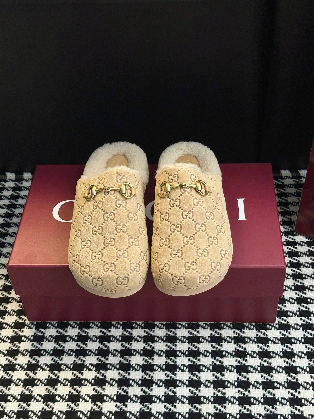 China Replica Gucci Women Shoes 84usd Only