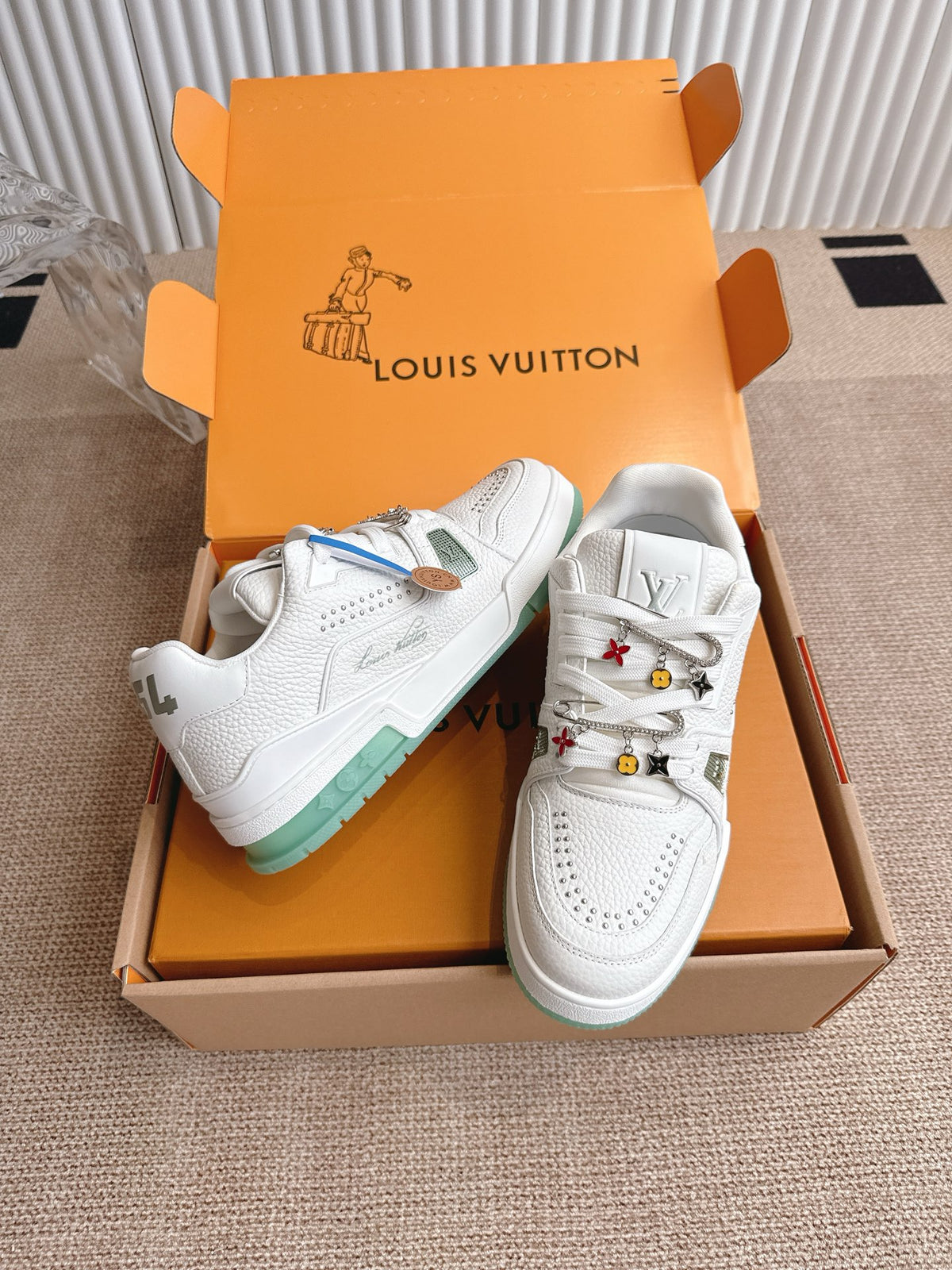 China Replica LV Women Shoes 140usd Only