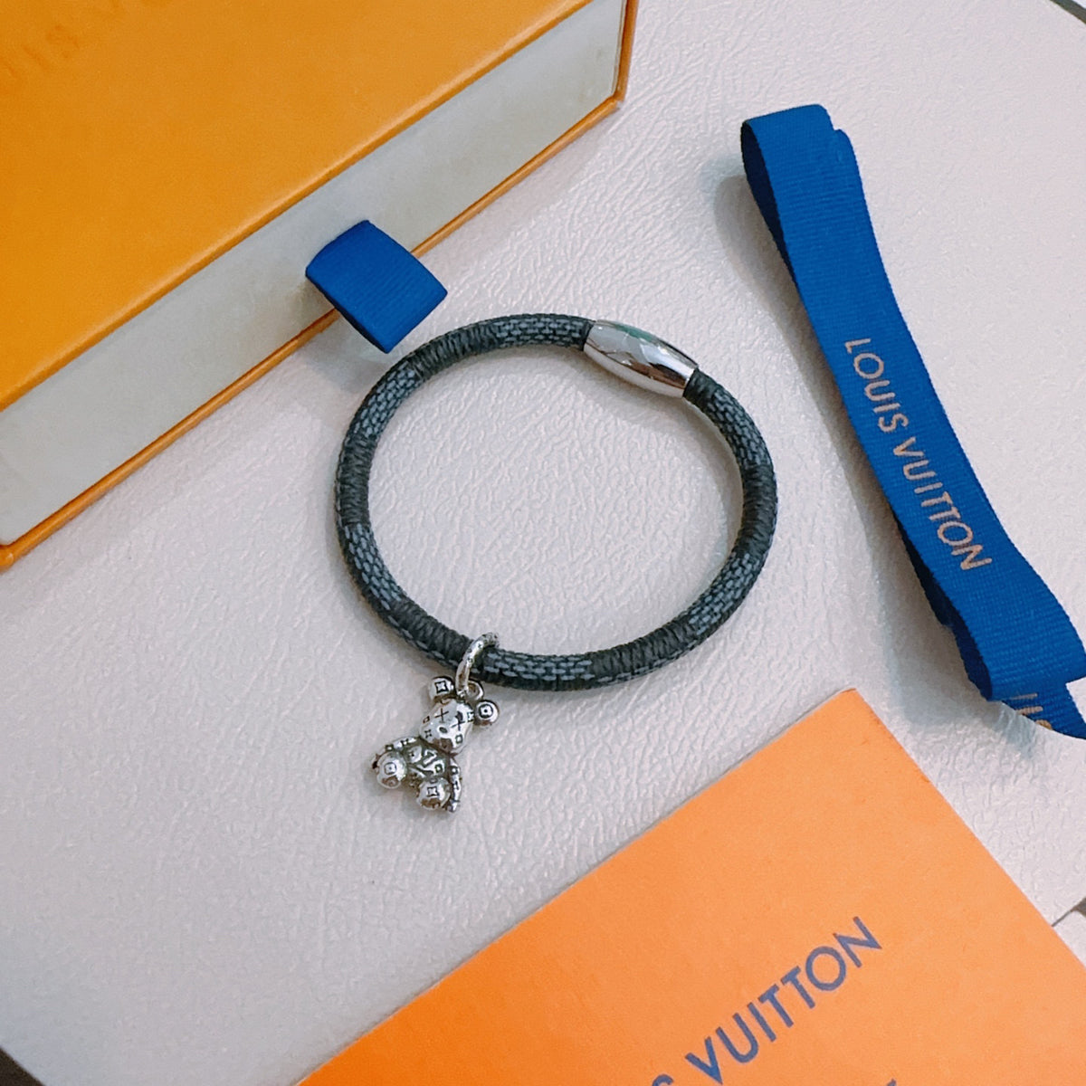 China Replica LV Bracelets 40usd Only