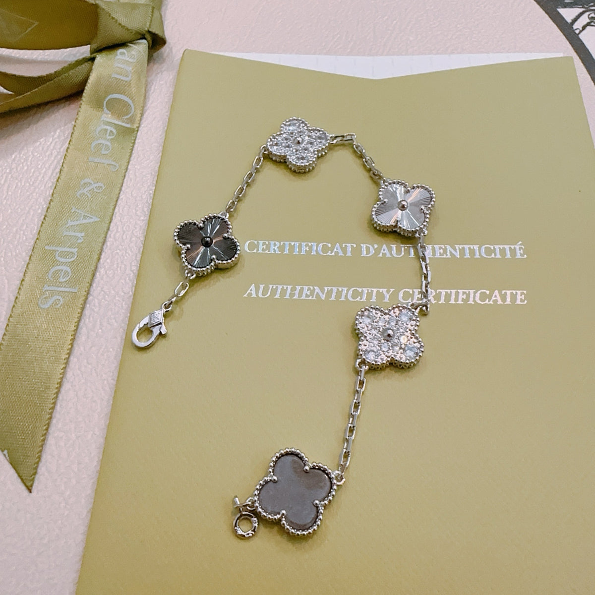 China Replica Van Cleef Arpels Bracelets 40usd Only