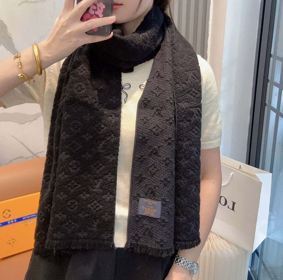 China Replica LV Scarf 48usd Only