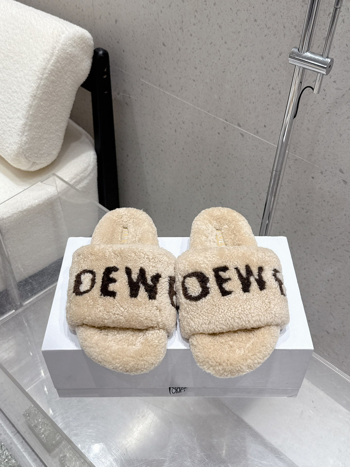 China Replica Loewe Women Shoes 80usd Only