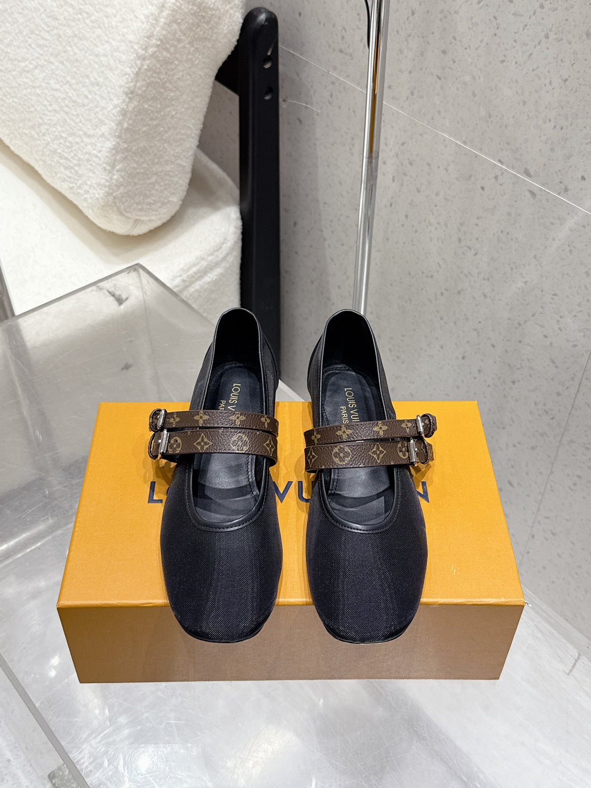 China Replica LV Women Shoes 105usd Only