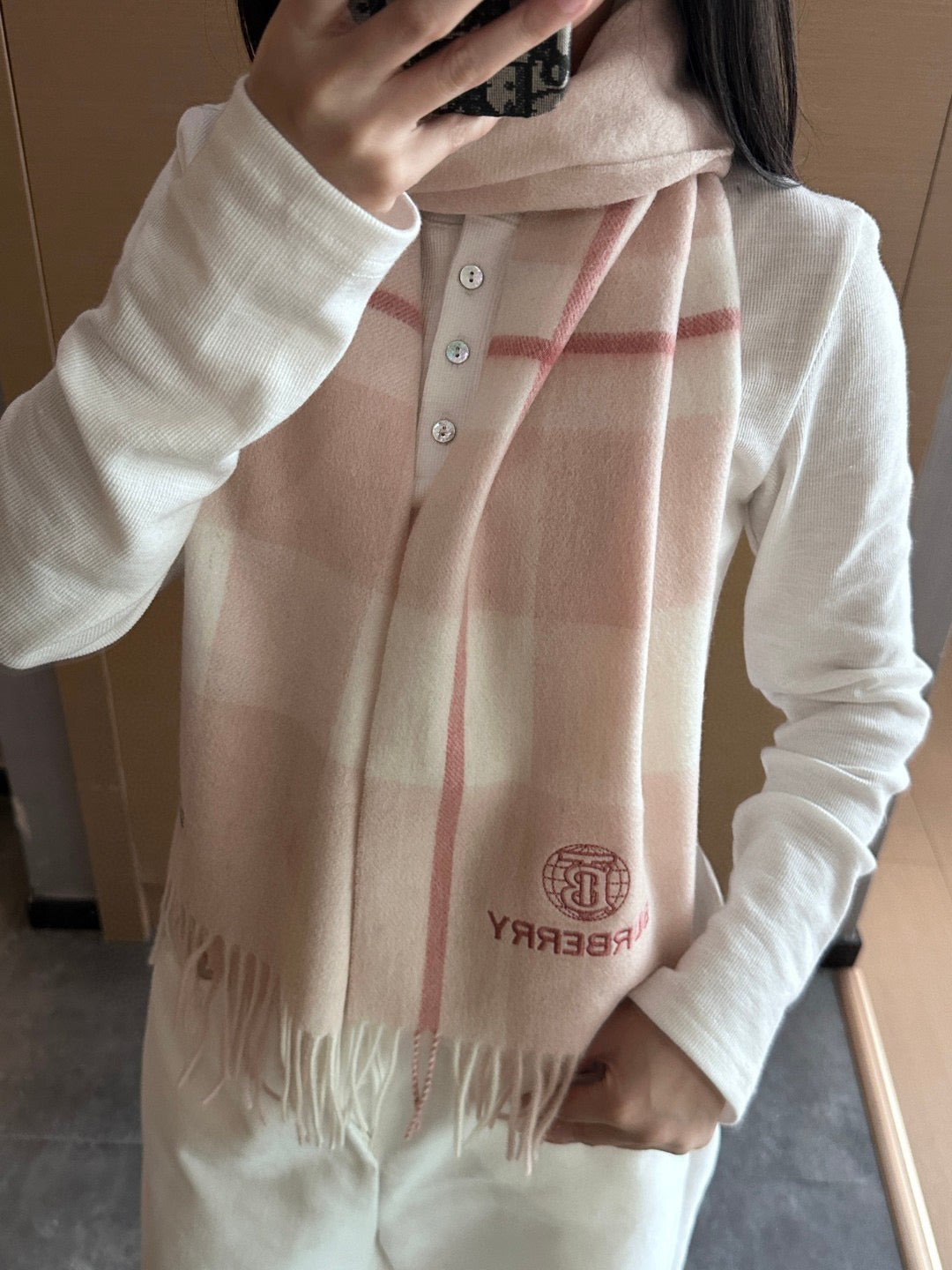 China Replica Burberry Scarf 44usd Only