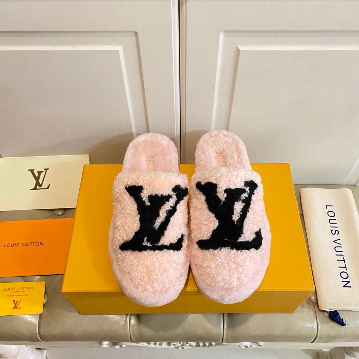 China Replica LV Women Shoes 108usd Only