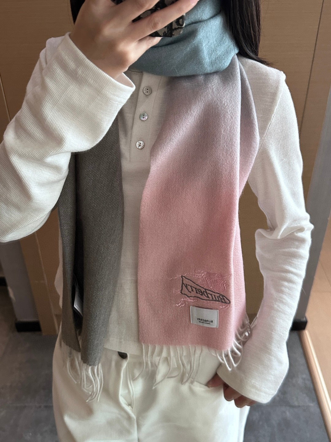 China Replica Burberry Scarf 54usd Only