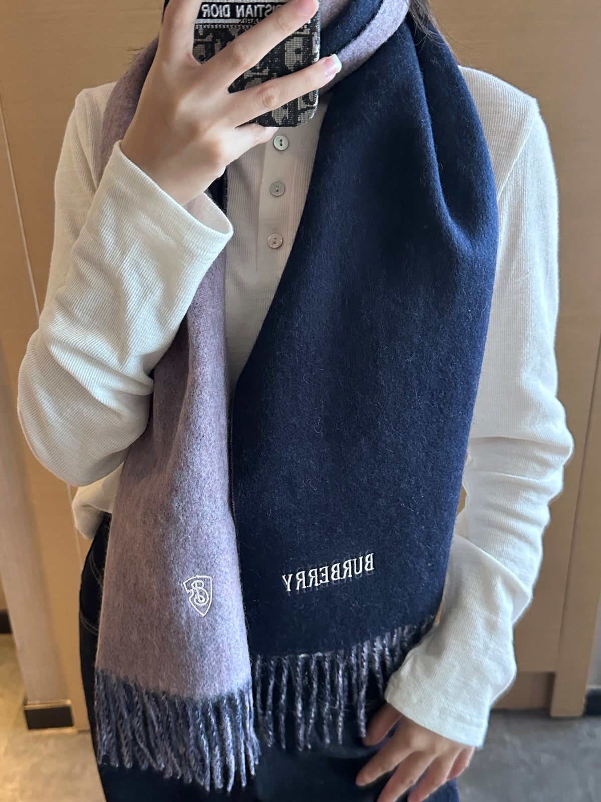 China Replica Burberry Scarf 54usd Only