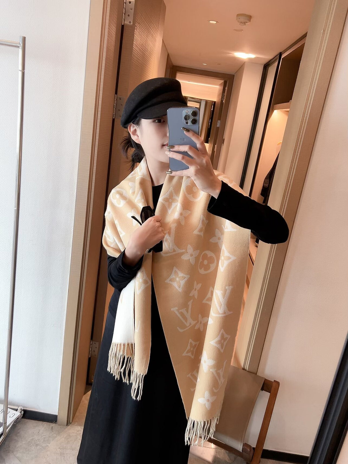 China Replica LV Scarf 17usd Only