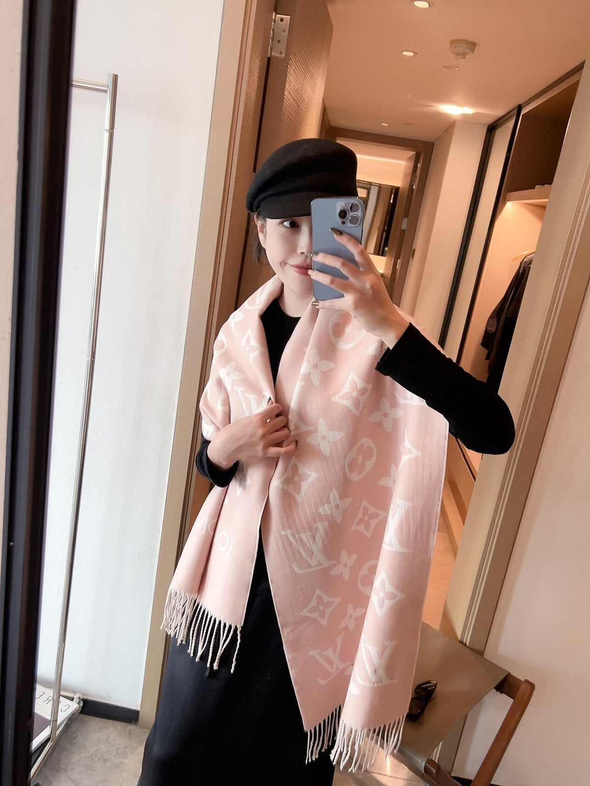 China Replica LV Scarf 17usd Only