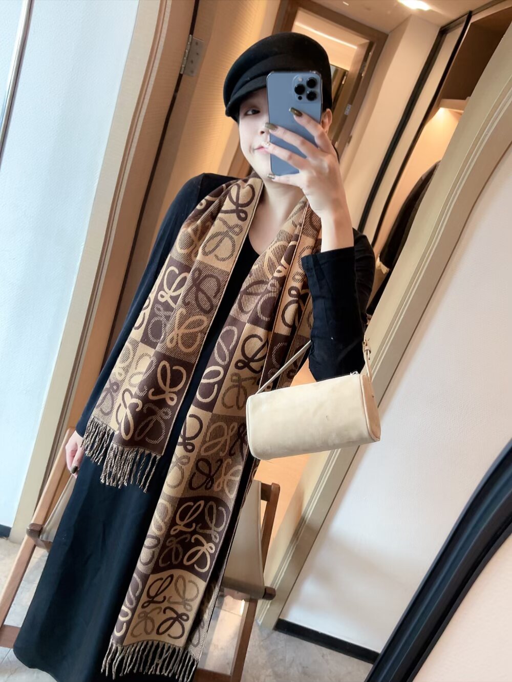China Replica Loewe Scarf 17usd Only