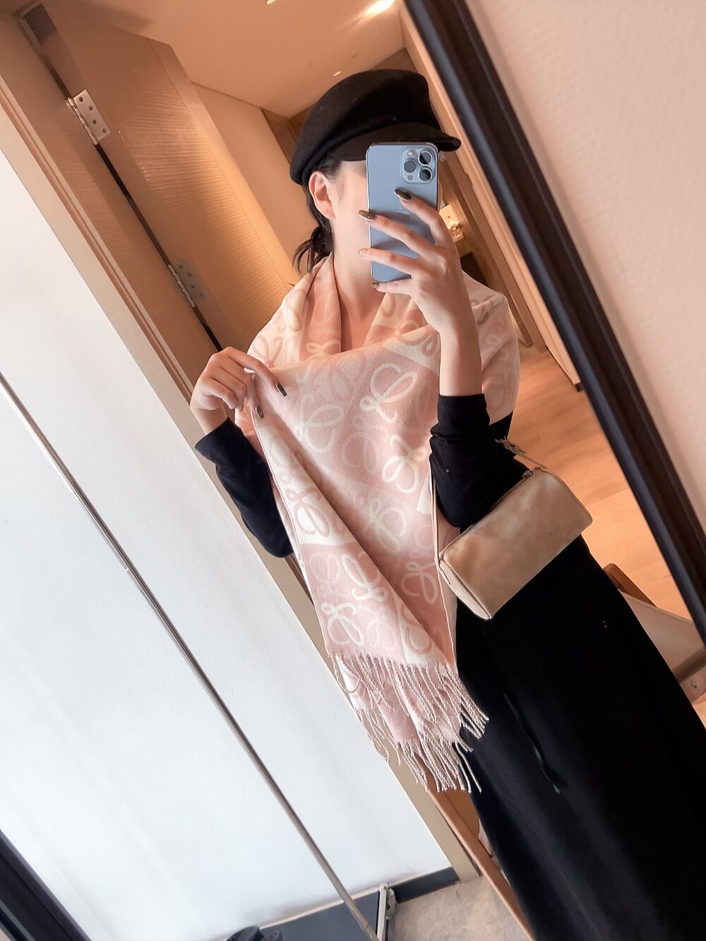 China Replica Loewe Scarf 17usd Only