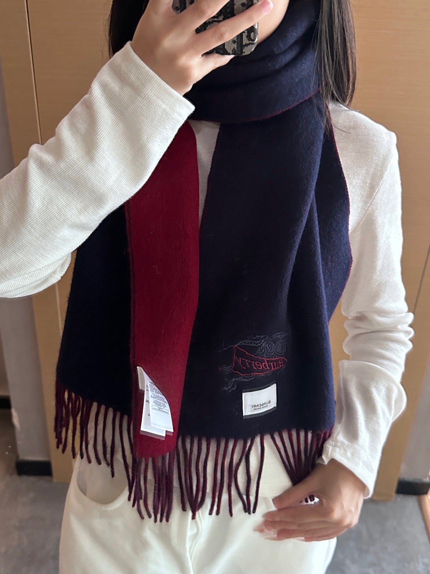 China Replica Burberry Scarf 54usd Only