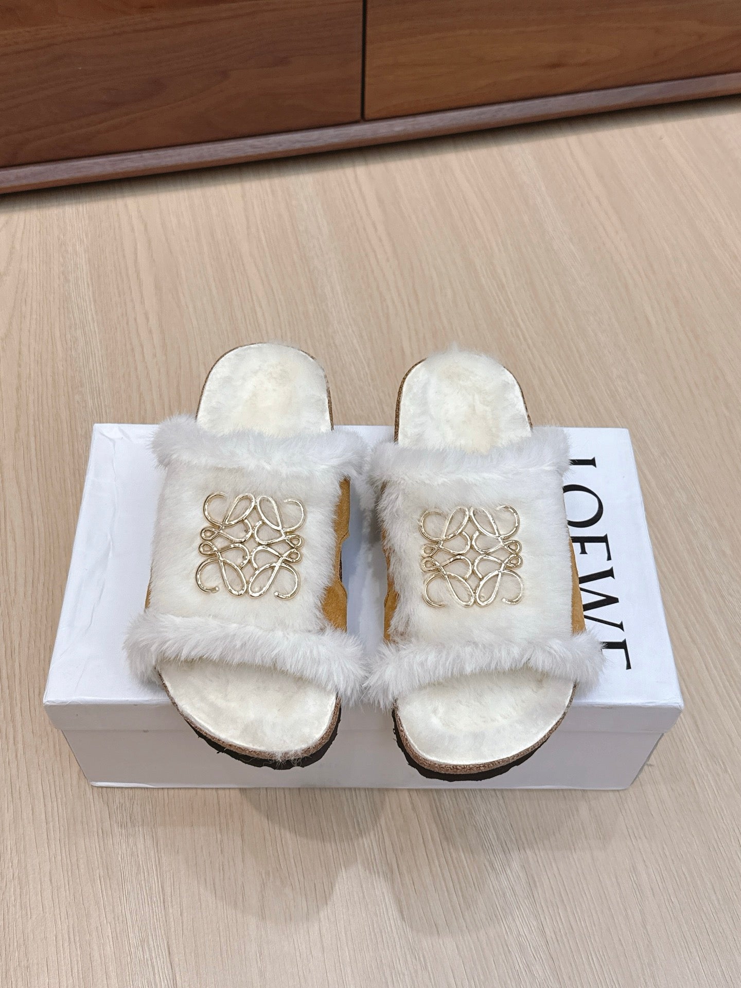 China Replica Loewe Women Shoes 91usd Only