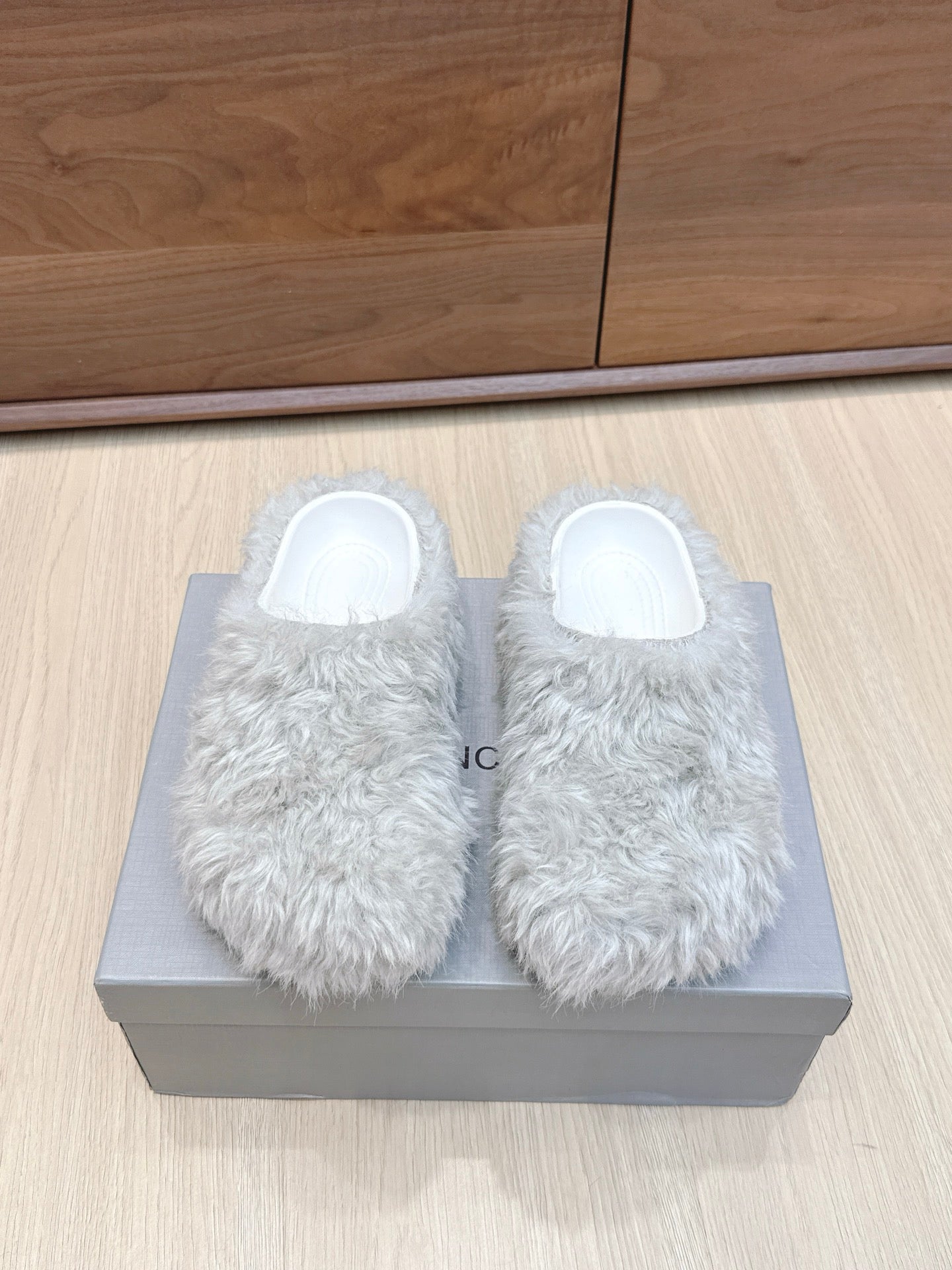 China Replica Balenciaga Women Shoes 70usd Only