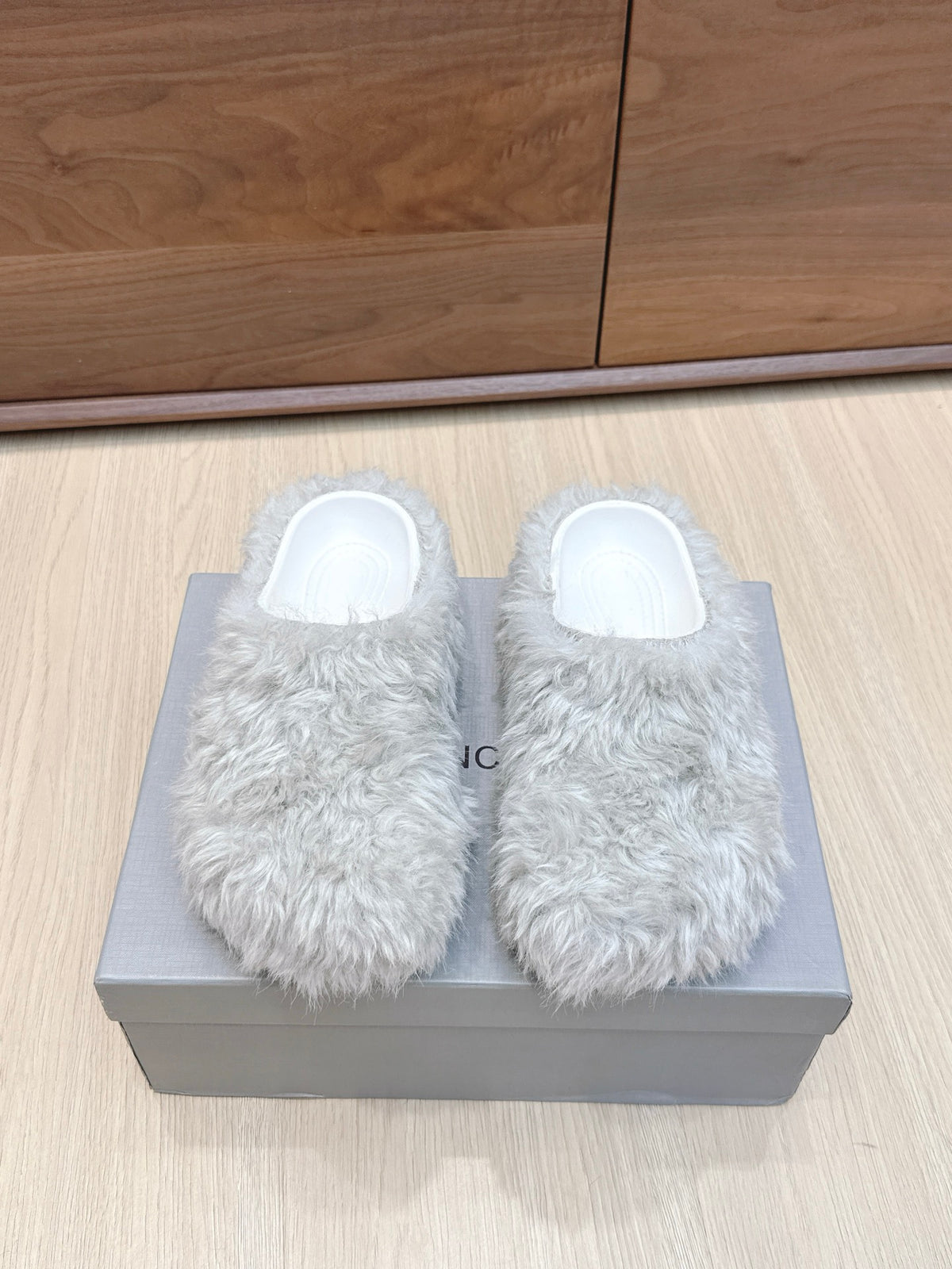 China Replica Balenciaga Women Shoes 70usd Only