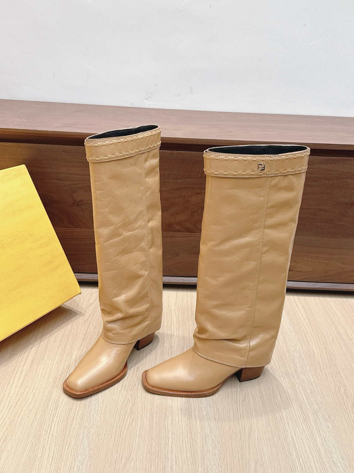 China Replica Fendi Women Shoes 214usd Only