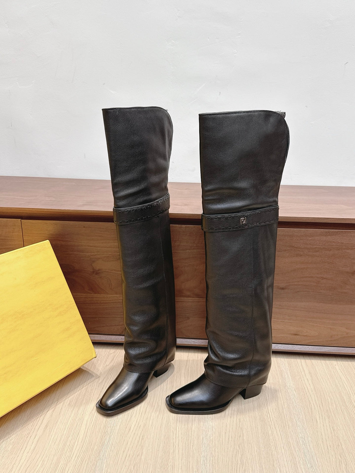 China Replica Fendi Women Shoes 234usd Only