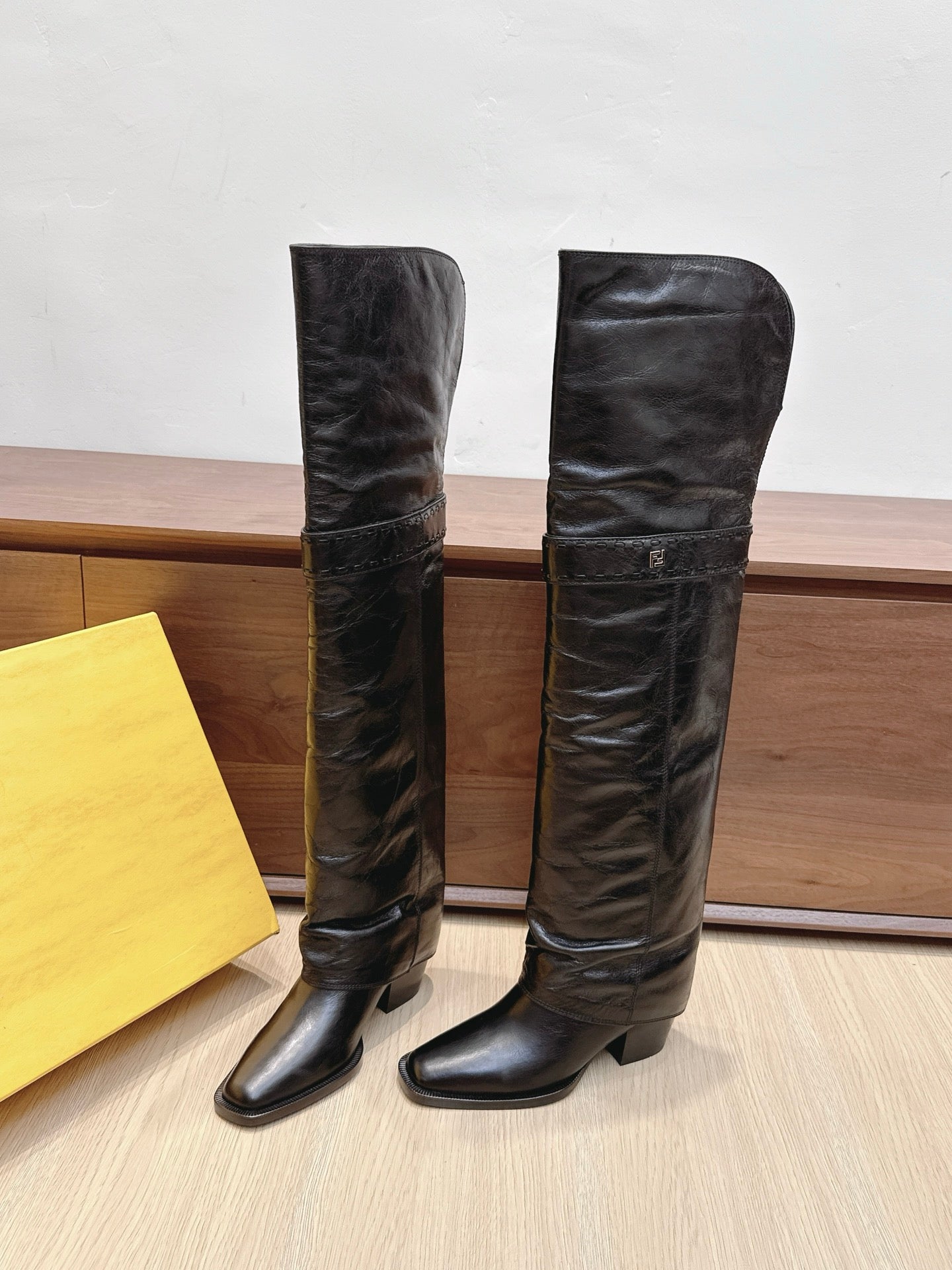 China Replica Fendi Women Shoes 234usd Only