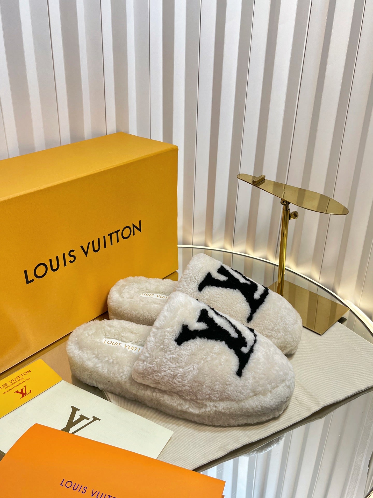 China Replica LV Women Shoes 98usd Only