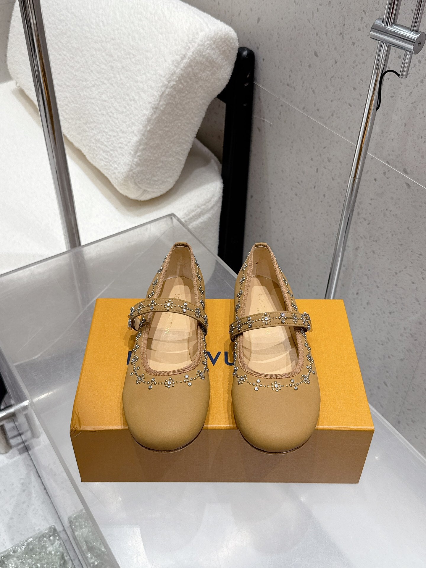 China Replica LV Women Shoes 119usd Only