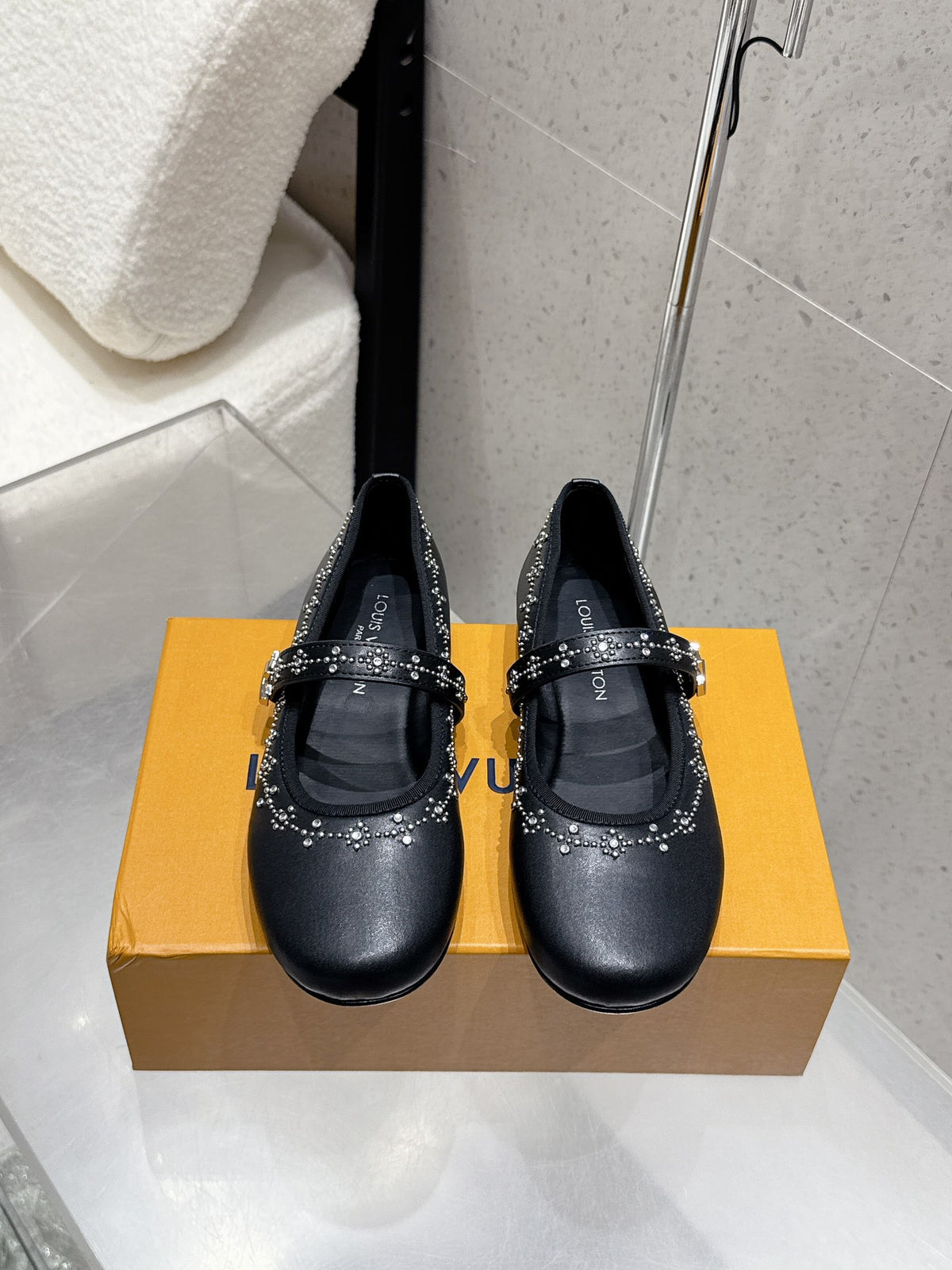 China Replica LV Women Shoes 119usd Only