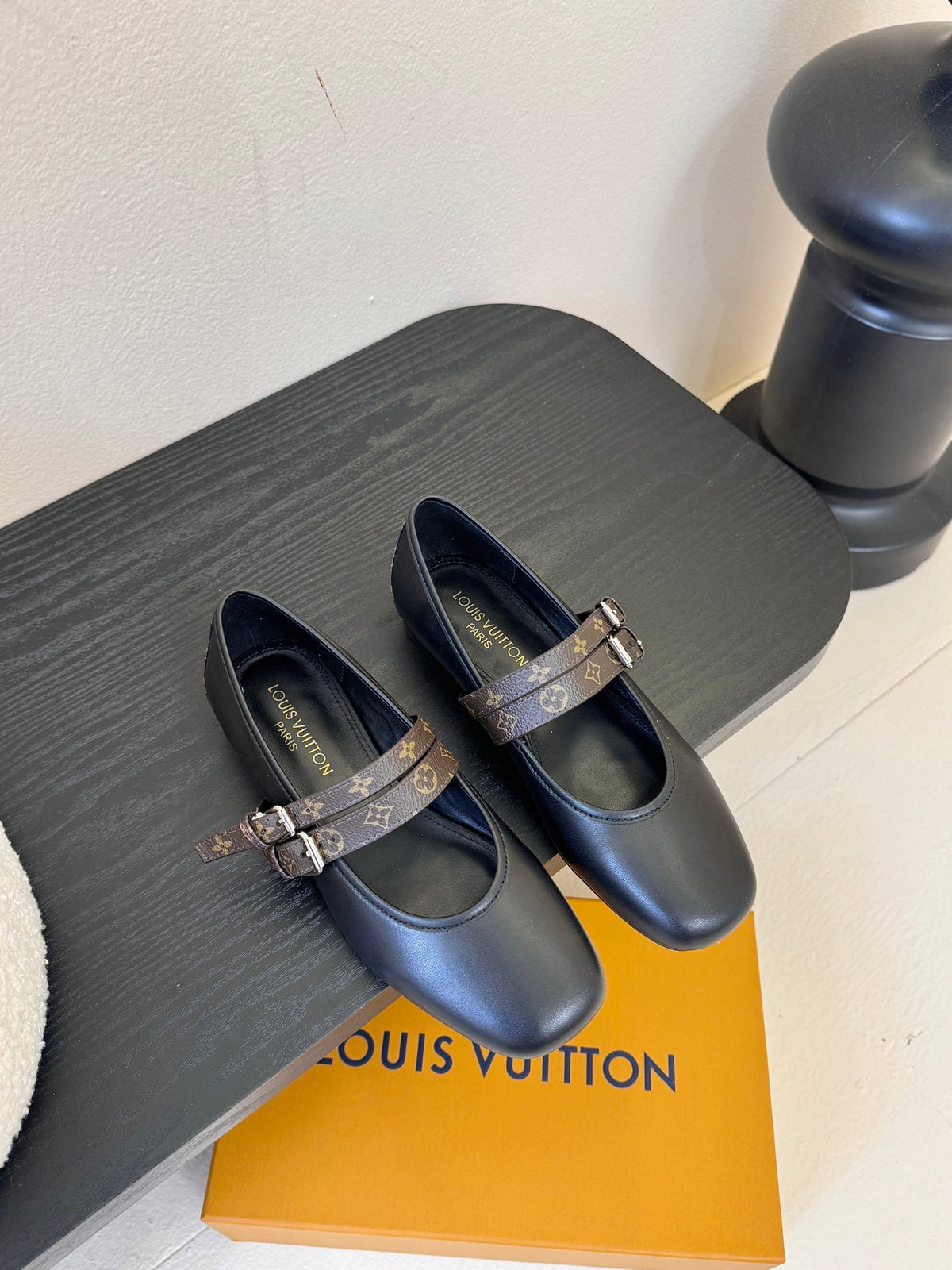 China Replica LV Women Shoes 108usd Only