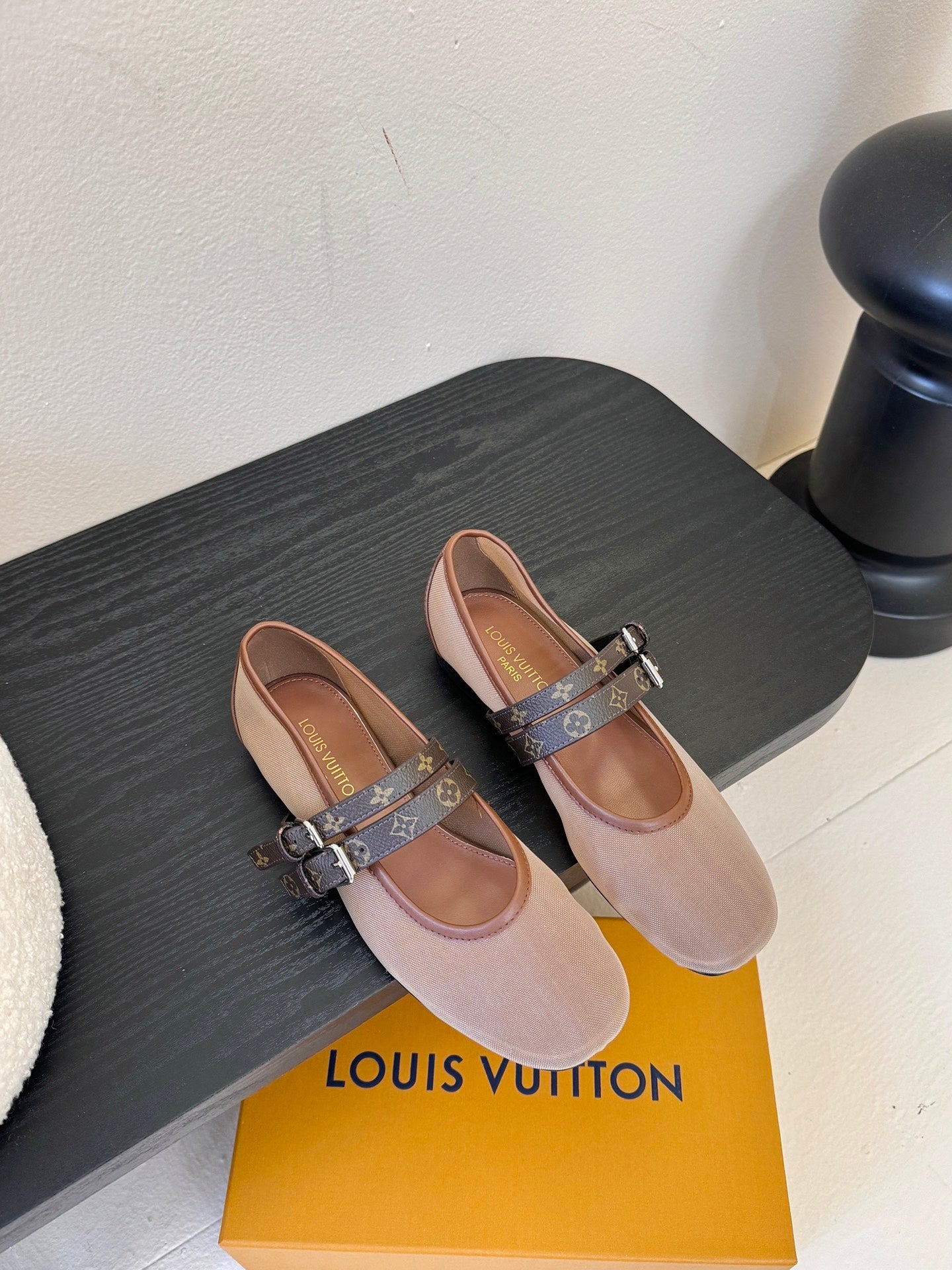 China Replica LV Women Shoes 108usd Only