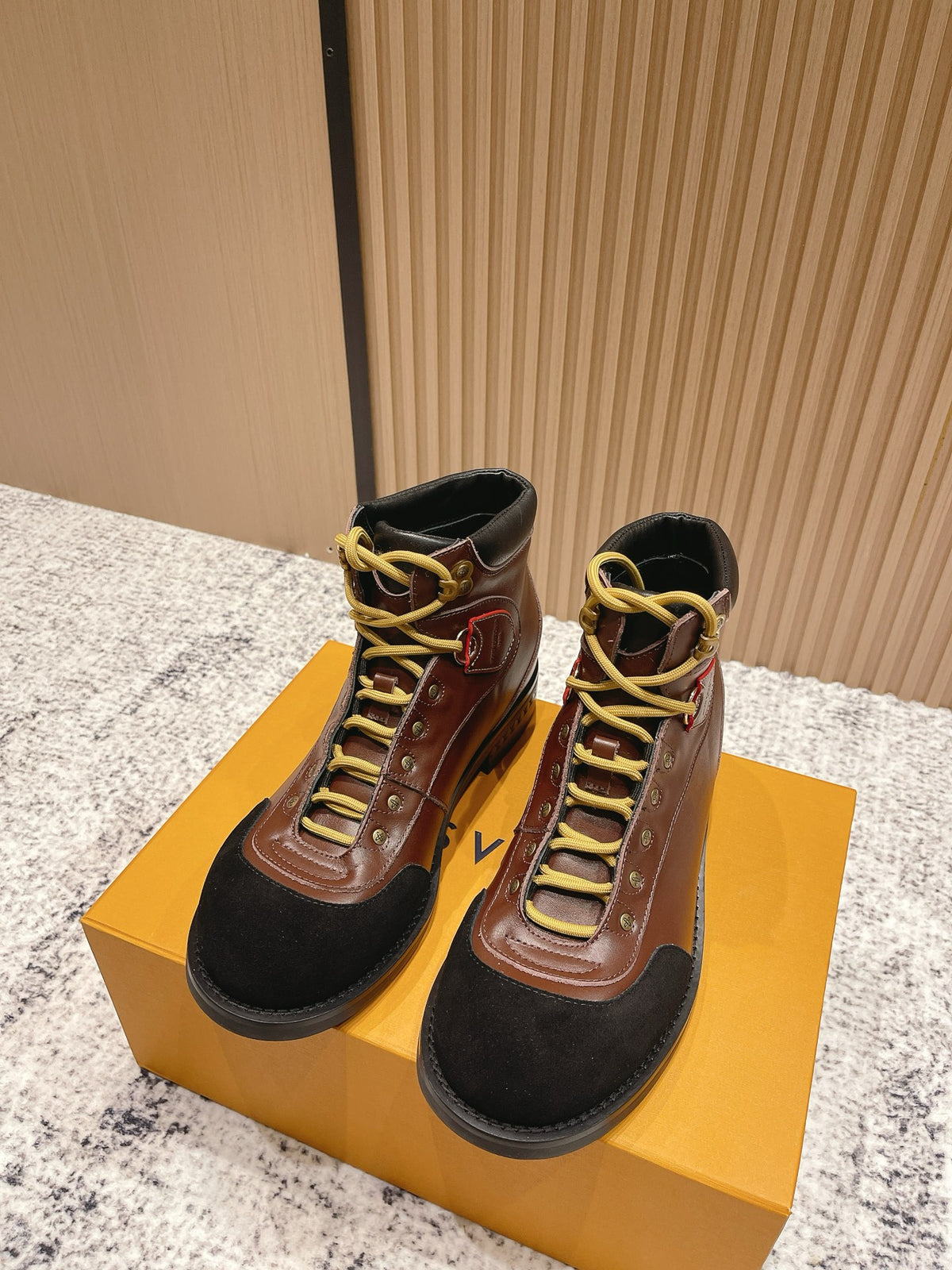 China Replica LV Women Shoes 158usd Only