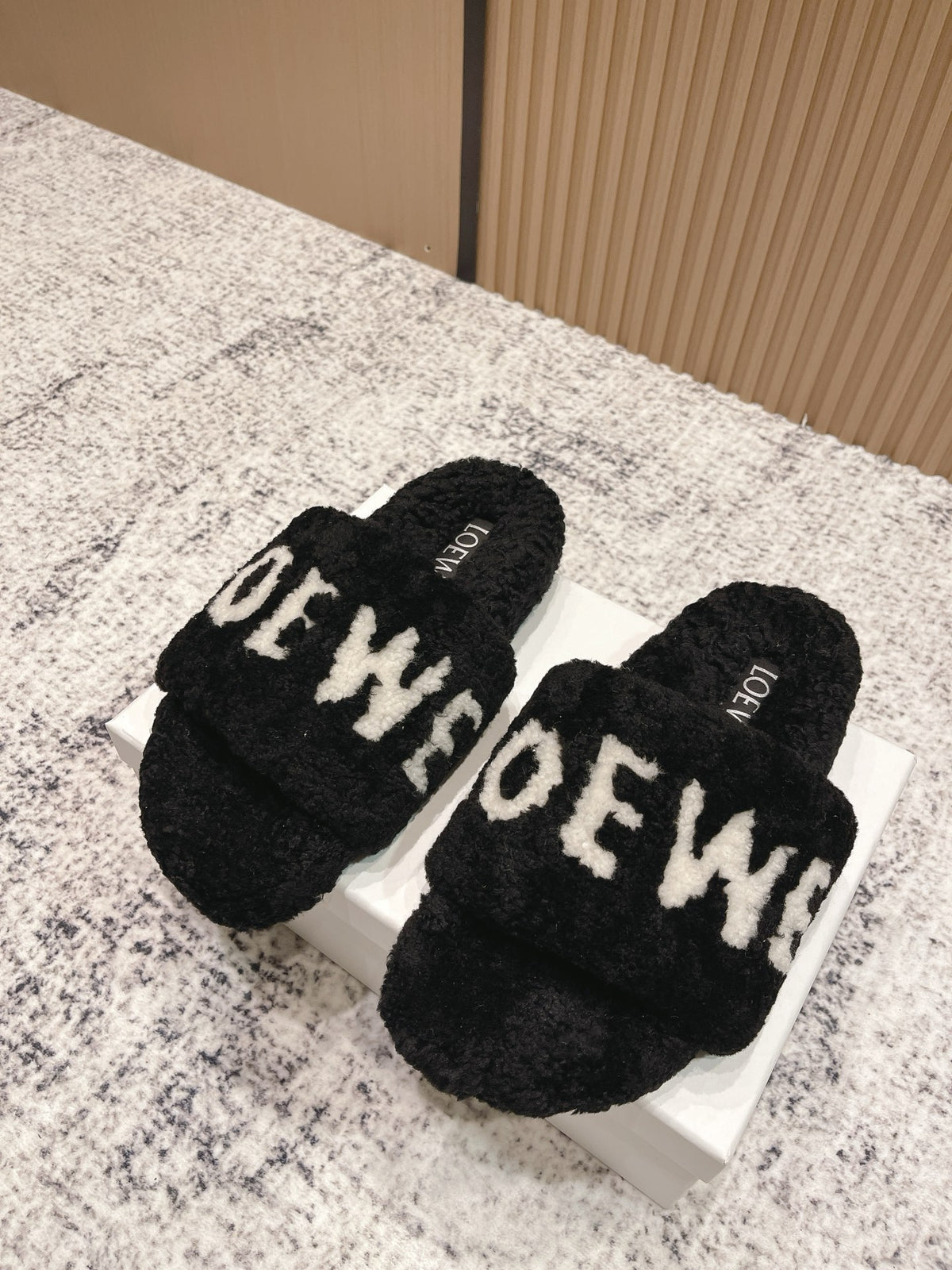 China Replica Loewe Women Shoes 84usd Only