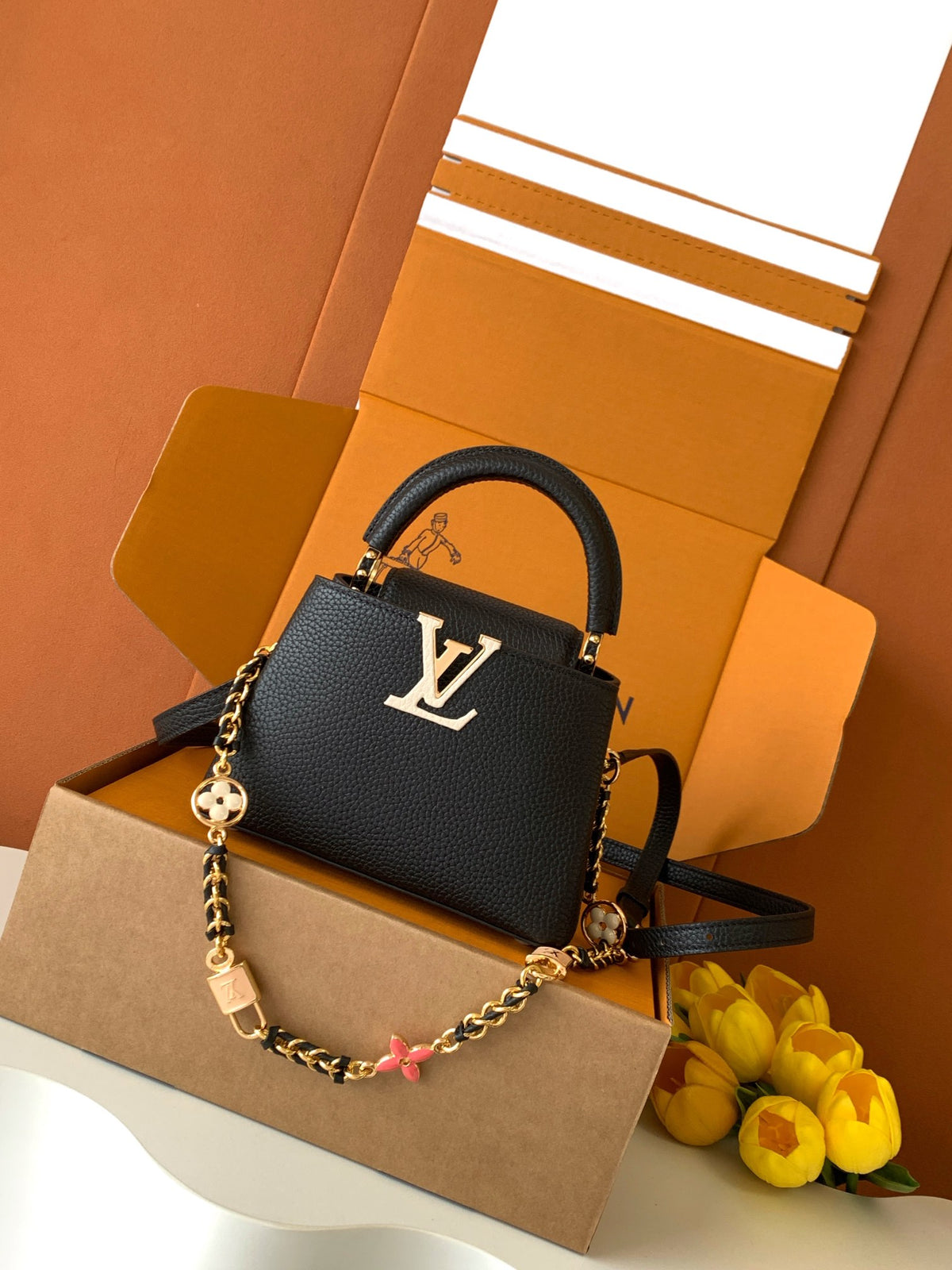 China Replica LV Handbags 405usd Only