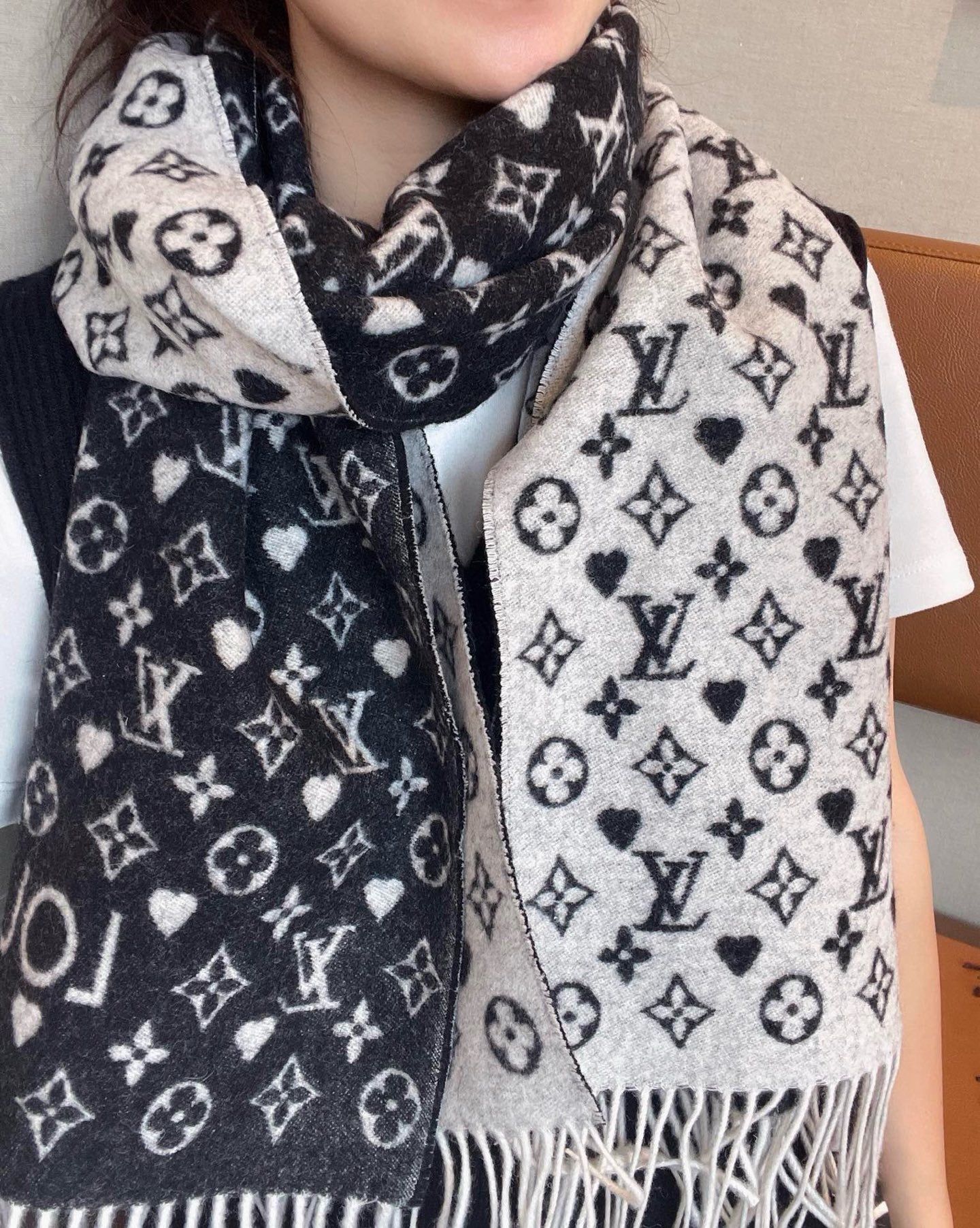 China Replica Gucci Scarf 42usd Only