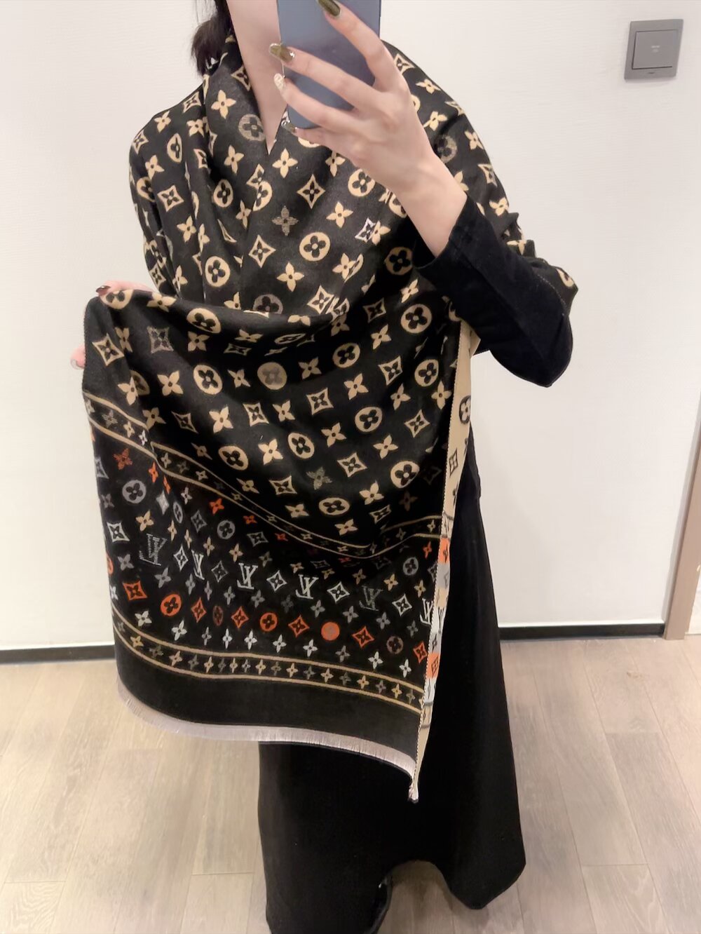China Replica LV Scarf 14usd Only