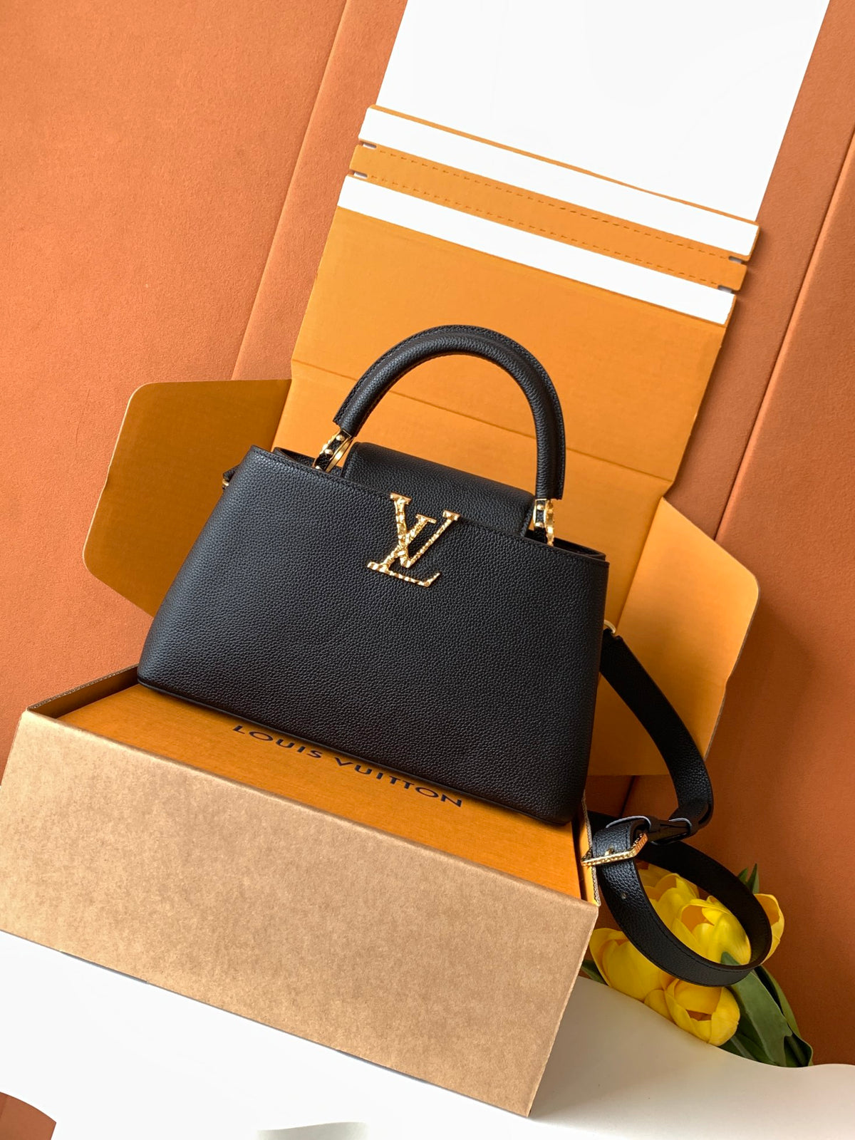 China Replica LV Handbags 405usd Only