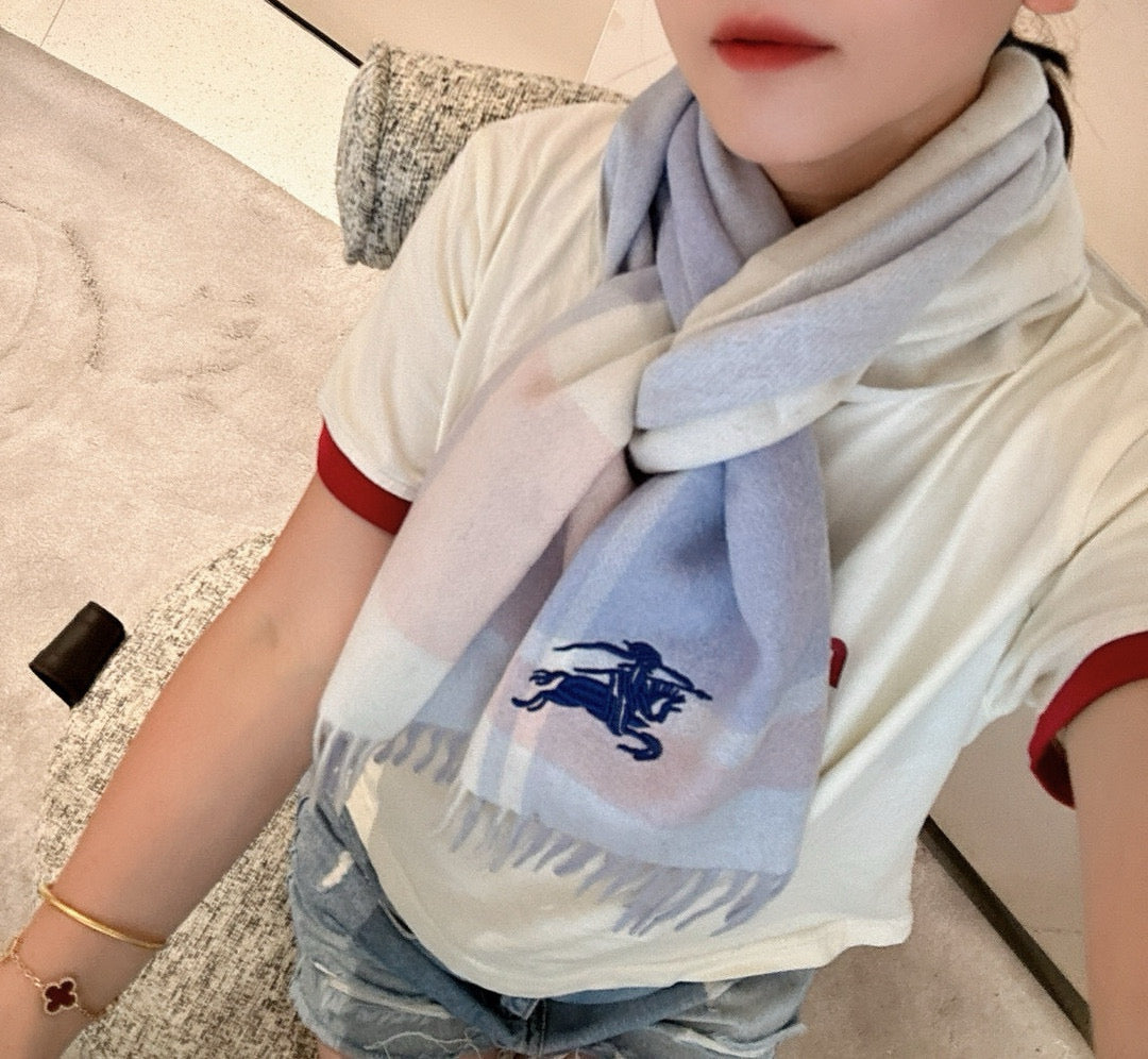 China Replica Burberry Scarf 44usd Only
