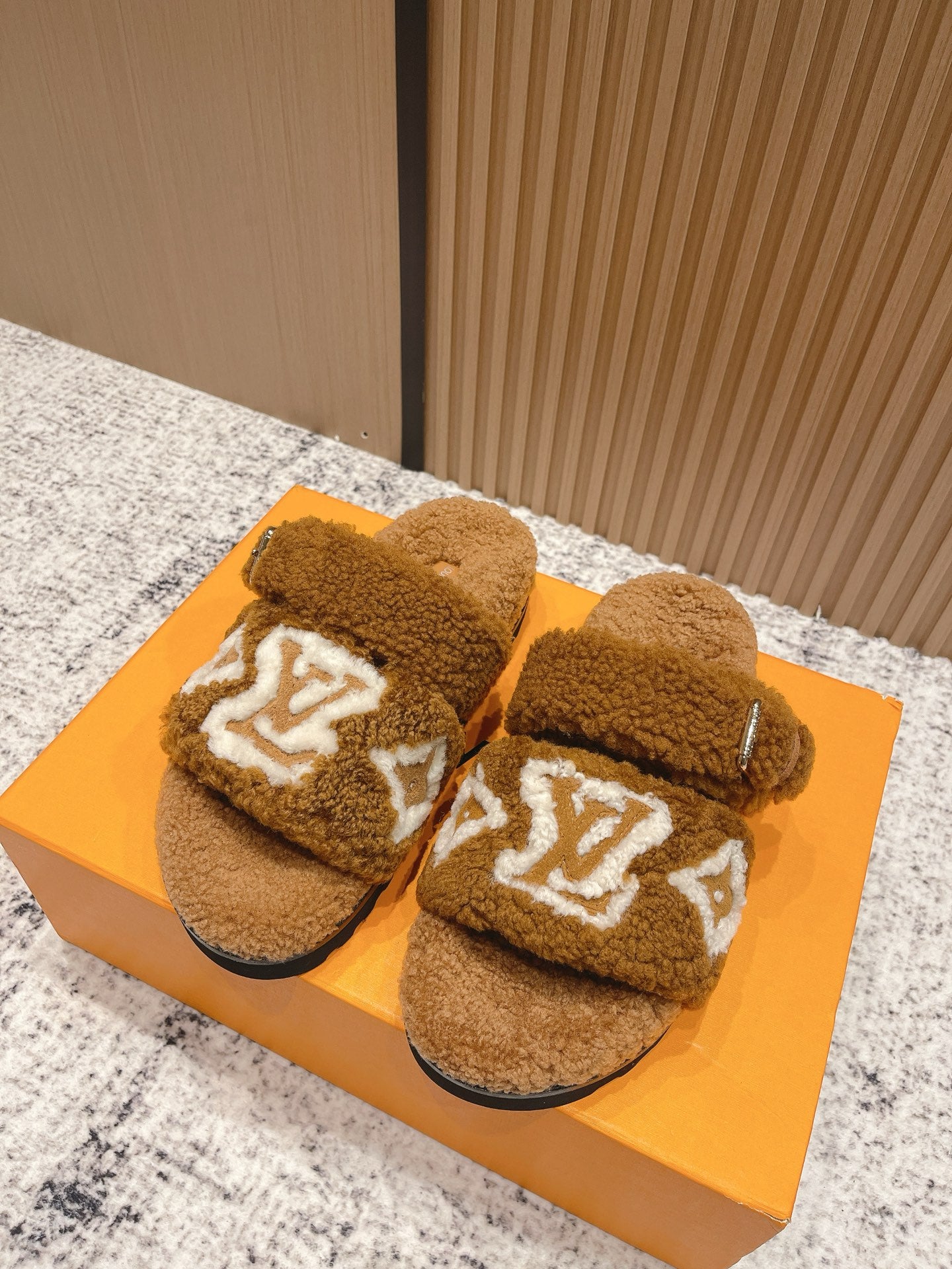 China Replica LV Women Shoes 91usd Only