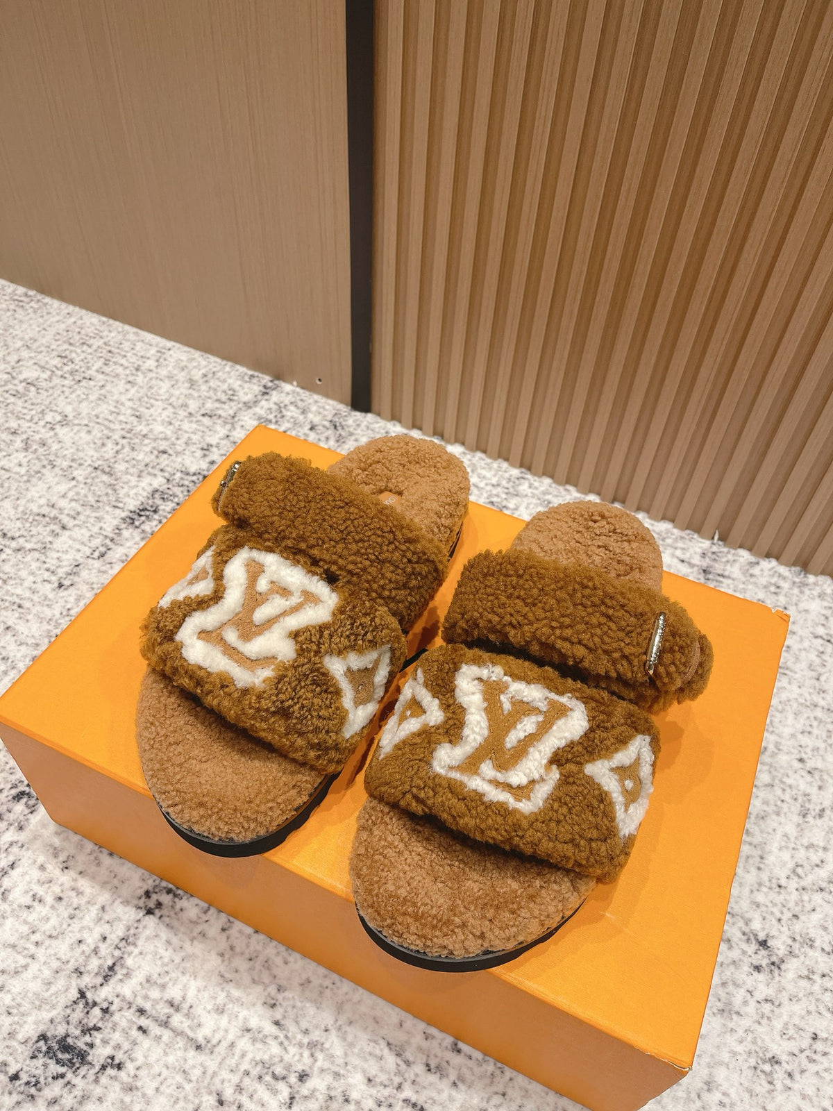 China Replica LV Women Shoes 91usd Only