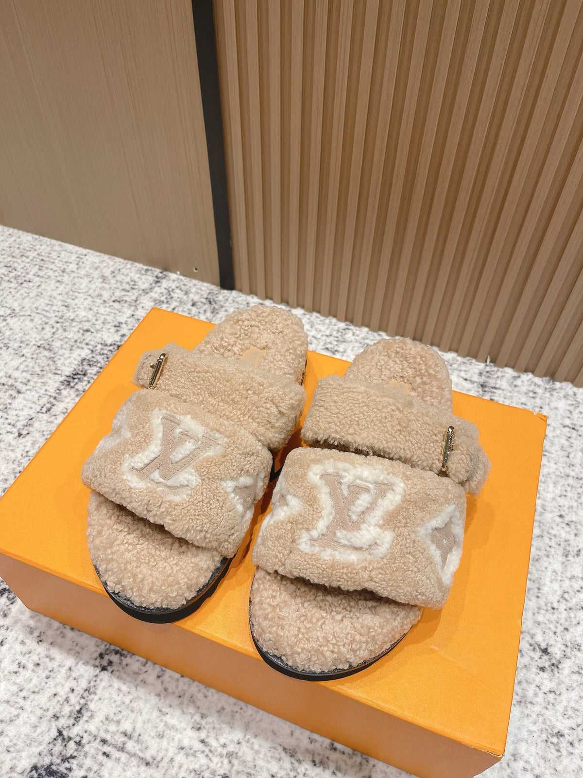 China Replica LV Women Shoes 91usd Only