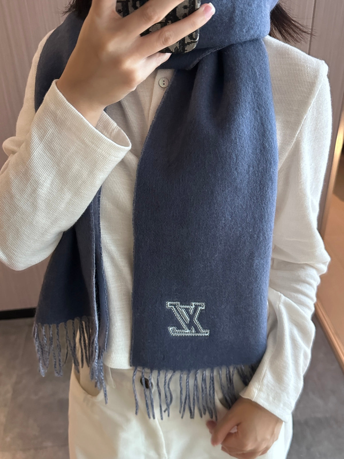 China Replica LV Scarf 54usd Only