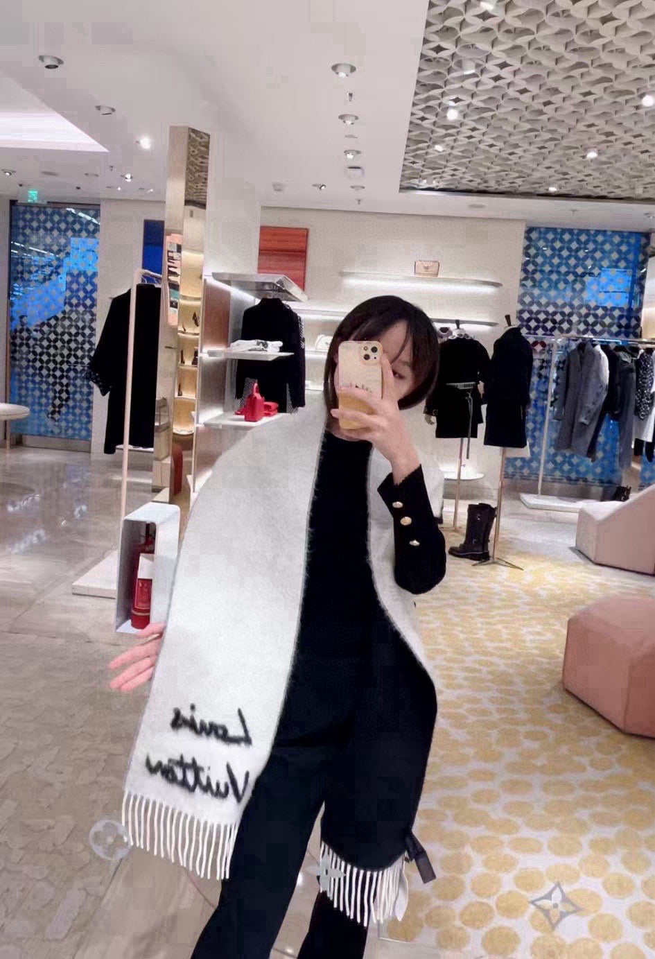 China Replica Gucci Scarf 64usd Only