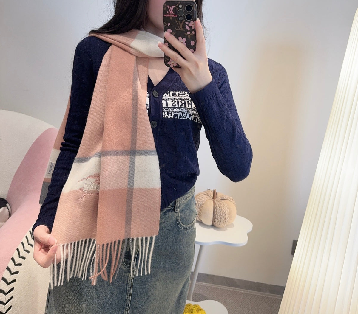 China Replica Burberry Scarf 48usd Only